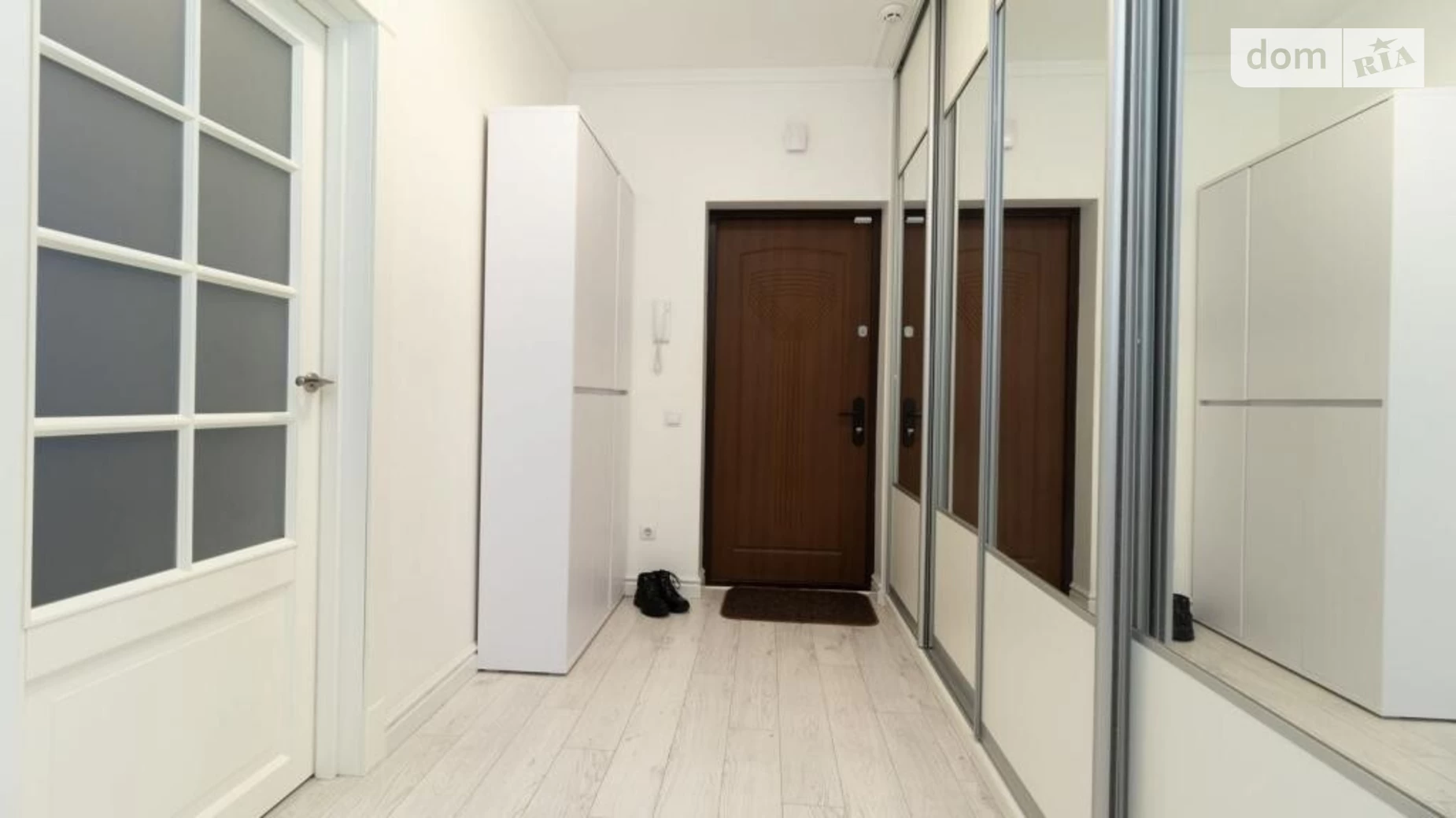 Продается 2-комнатная квартира 67 кв. м в Киеве, ул. Семьи Кульженков, 35
