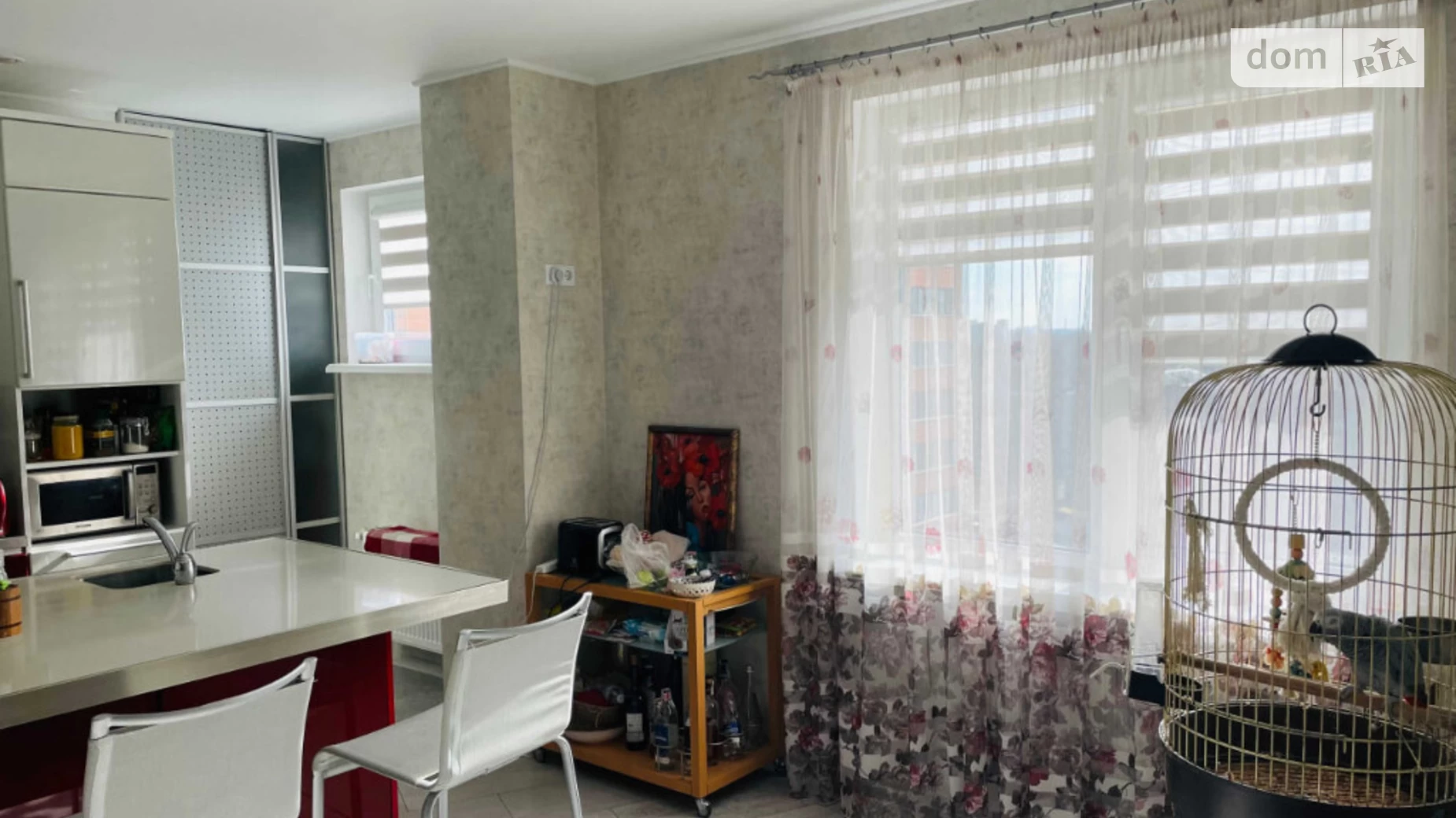 Продается 3-комнатная квартира 150.4 кв. м в Днепре, ул. Чекмарева Академика, 2
