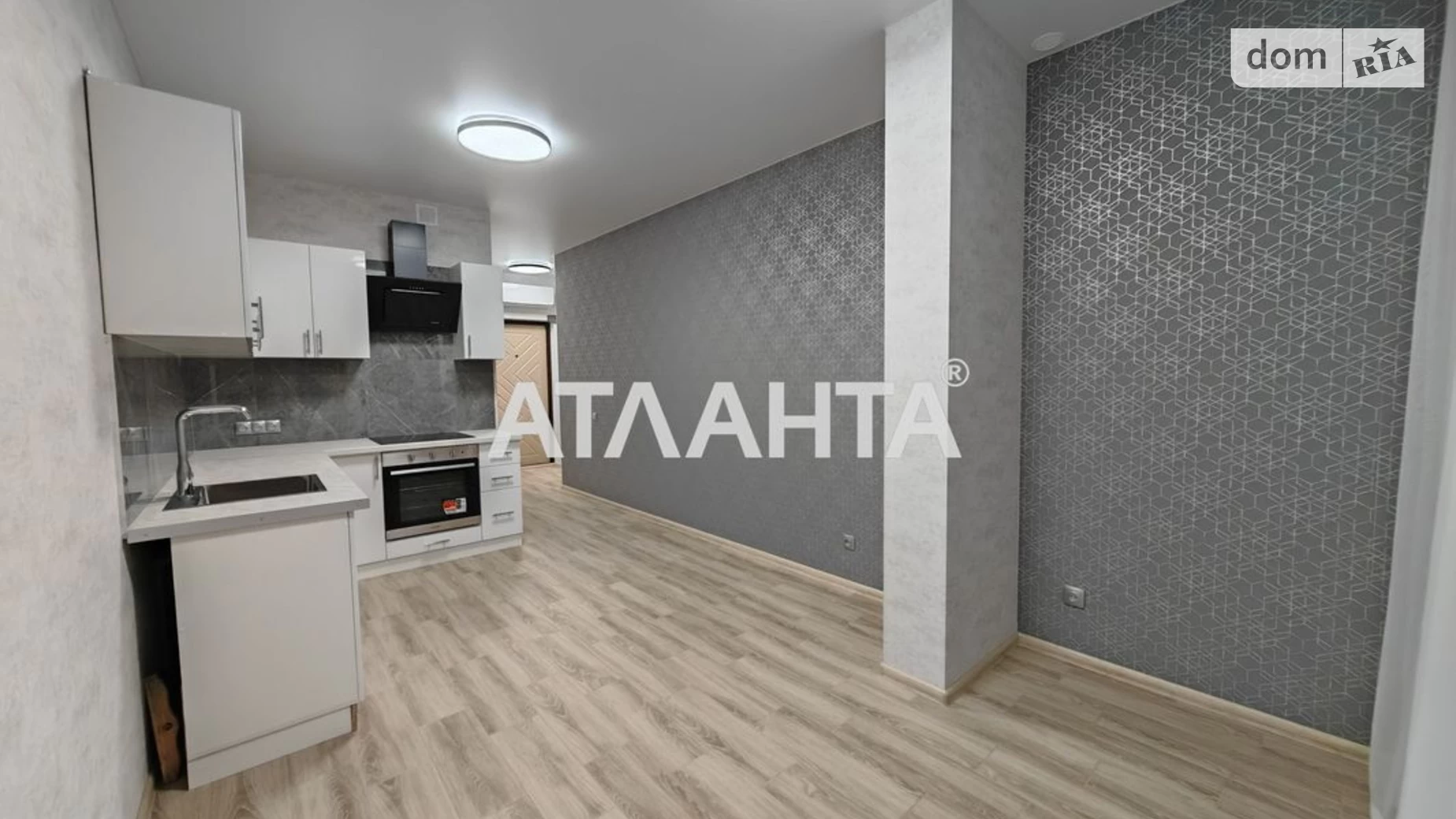 Продается 1-комнатная квартира 45 кв. м в Одессе, просп. Небесной Сотни