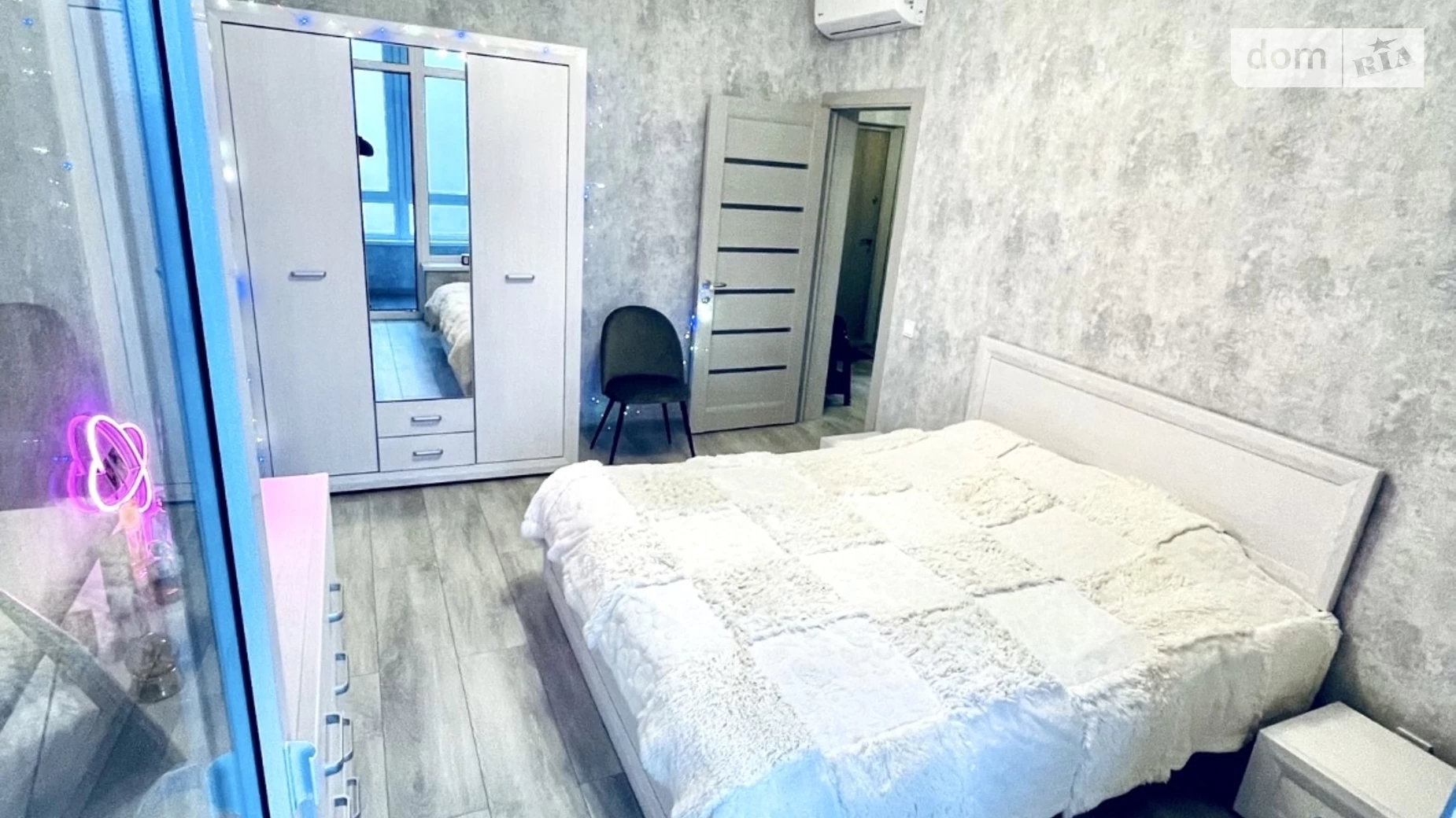 Продается 1-комнатная квартира 51 кв. м в Одессе, ул. Толбухина