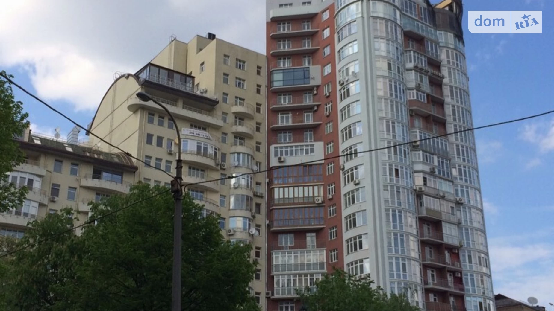 Продается 3-комнатная квартира 87 кв. м в Киеве, ул. Александра Конисского(Тургеневская), 44