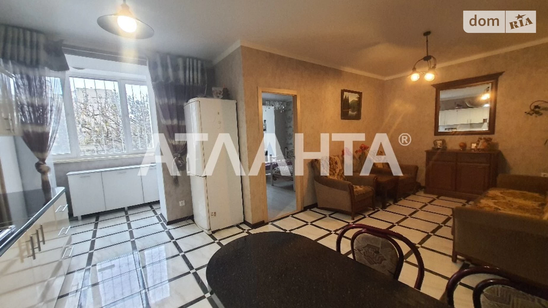 Продается 2-комнатная квартира 78.8 кв. м в Одессе, ул. Марсельская