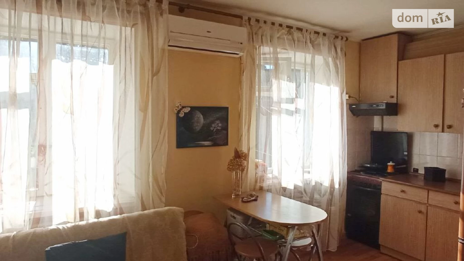 Продается 2-комнатная квартира 42 кв. м в Одессе, ул. Сегедская