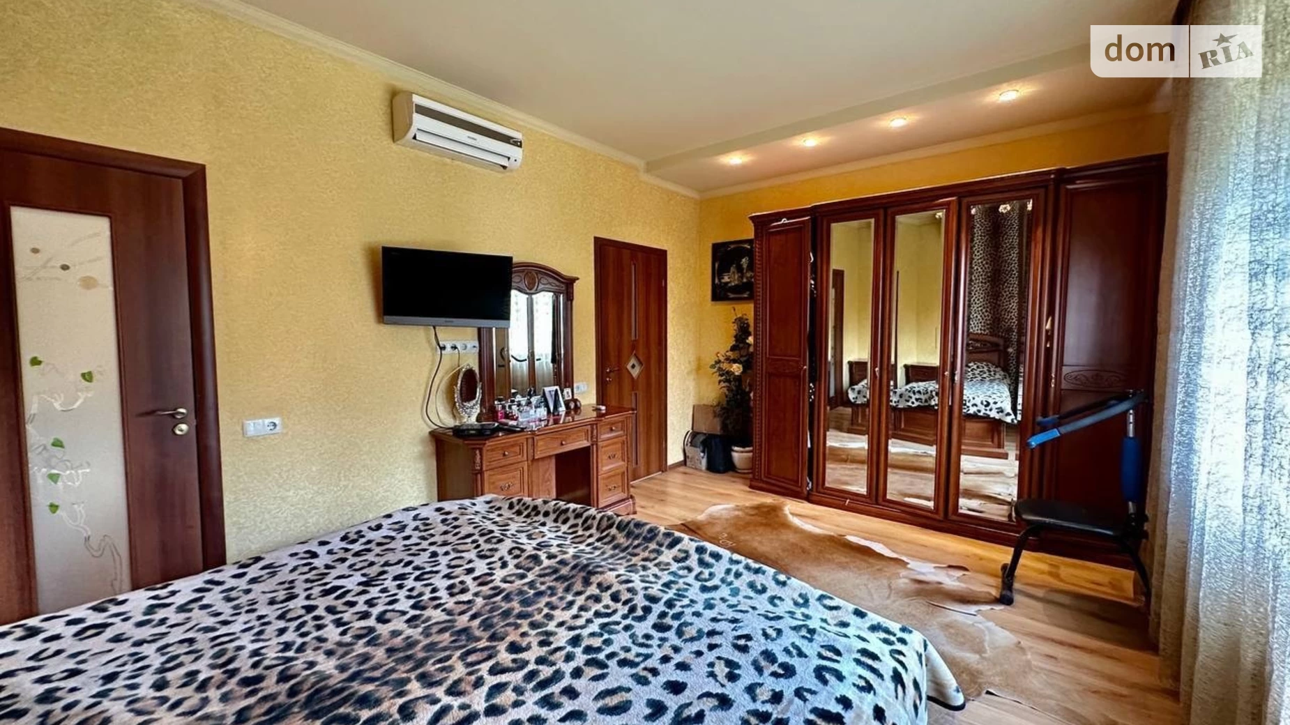 Продается дом на 2 этажа 250 кв. м с мансардой, цена: 250000 $ - фото 5