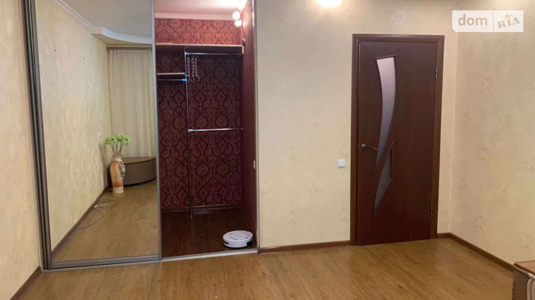 Продается 1-комнатная квартира 38 кв. м в Одессе, ул. Ростовская