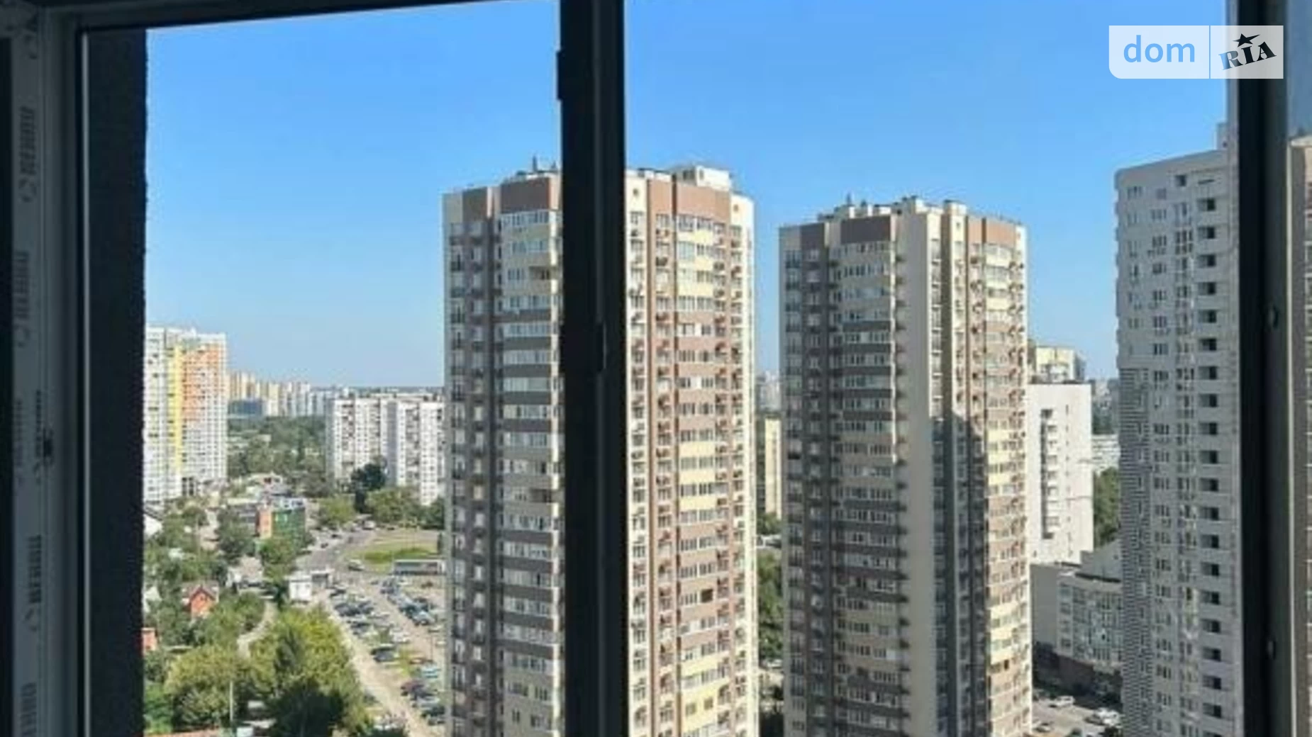 Продается 3-комнатная квартира 105 кв. м в Киеве, ул. Евгения Маланюка(Сагайдака), 101