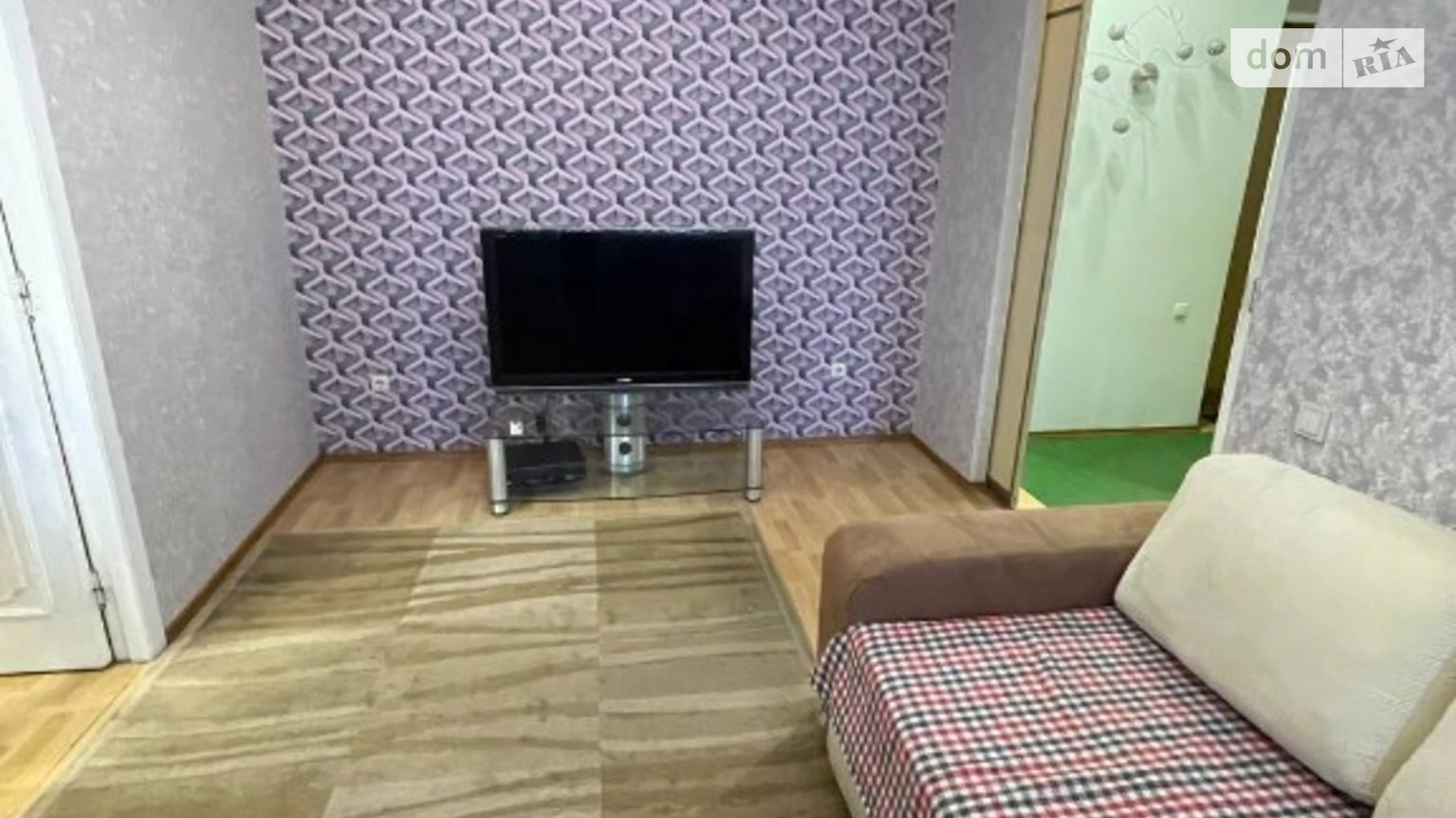 Продается 2-комнатная квартира 42 кв. м в Днепре, ул. Сичеславская Набережная