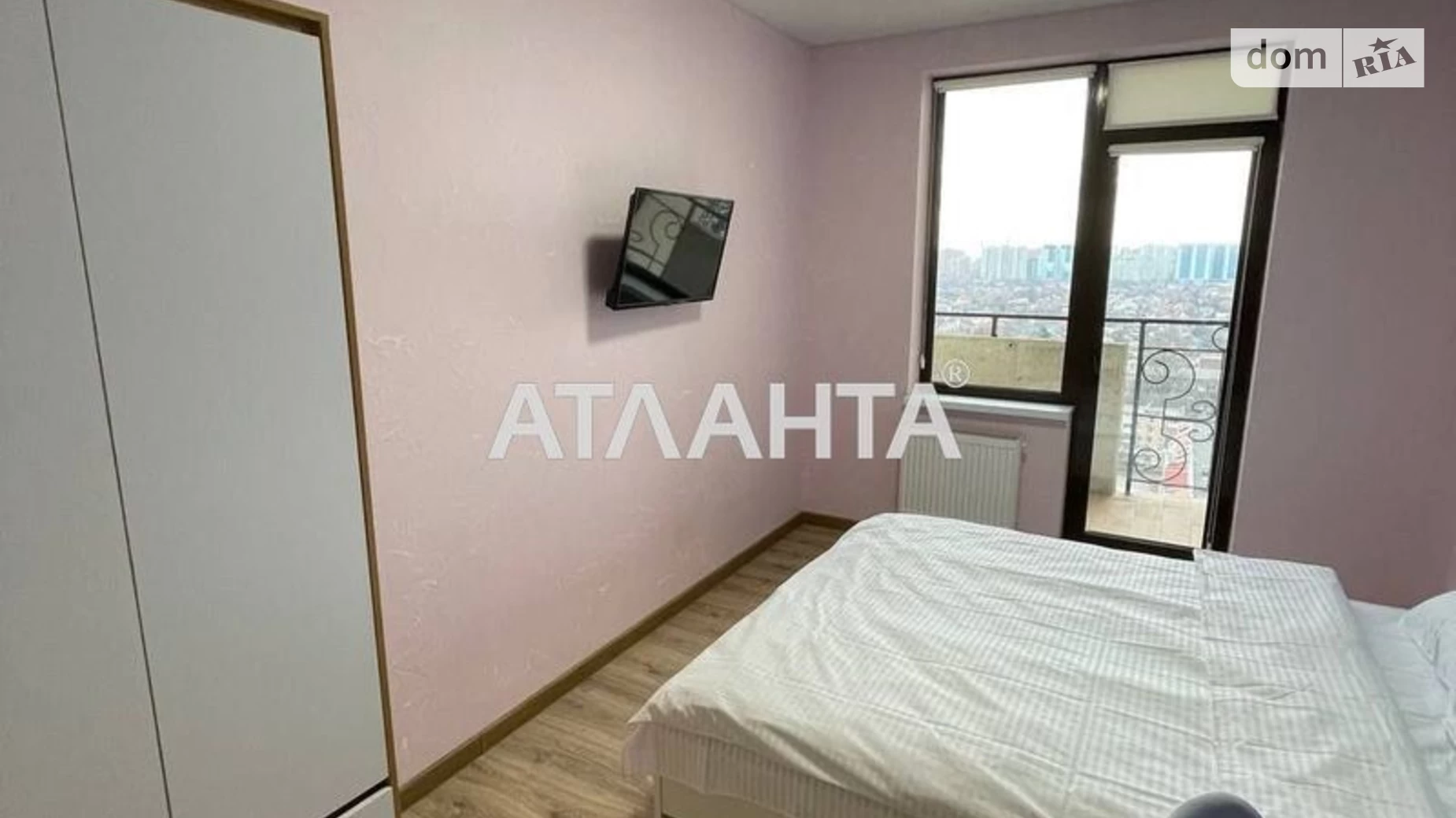 Продается 3-комнатная квартира 74 кв. м в Одессе, ул. Педагогическая, 23Б