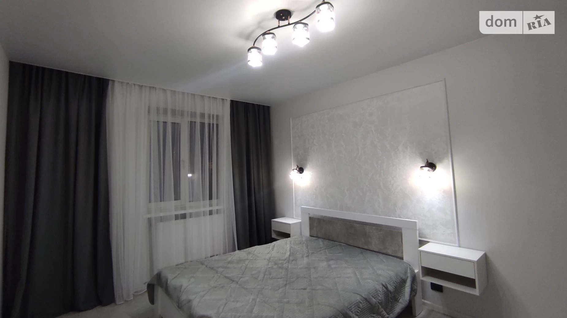 Продается 1-комнатная квартира 37.5 кв. м в Черновцах