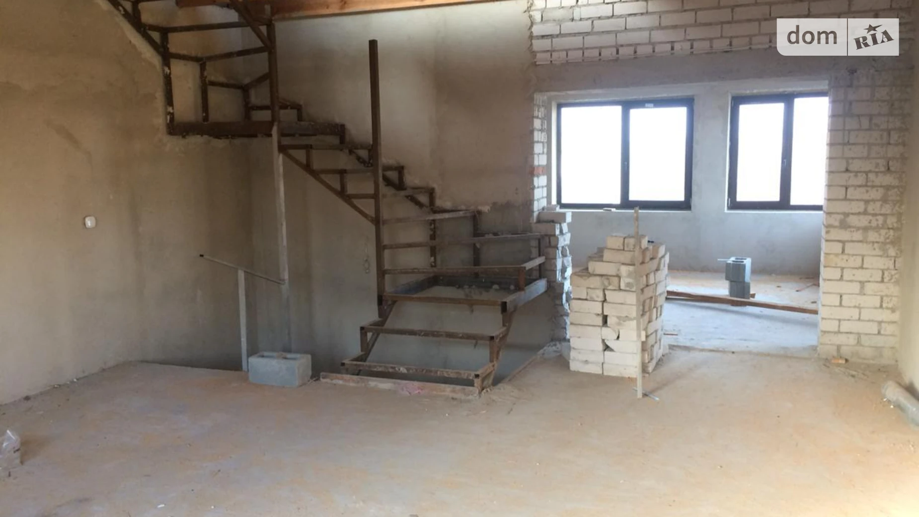 Продается дом на 3 этажа 250 кв. м с террасой, цена: 35000 $ - фото 3