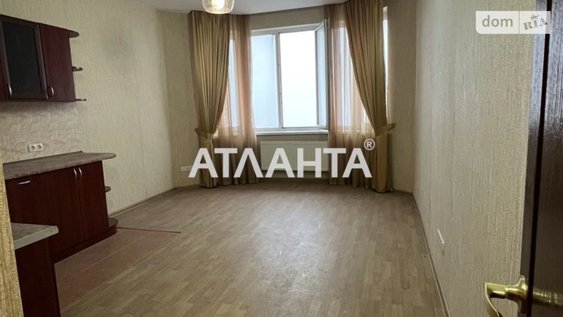Продается 2-комнатная квартира 87.3 кв. м в Одессе, ул. Среднефонтанская, 19Б