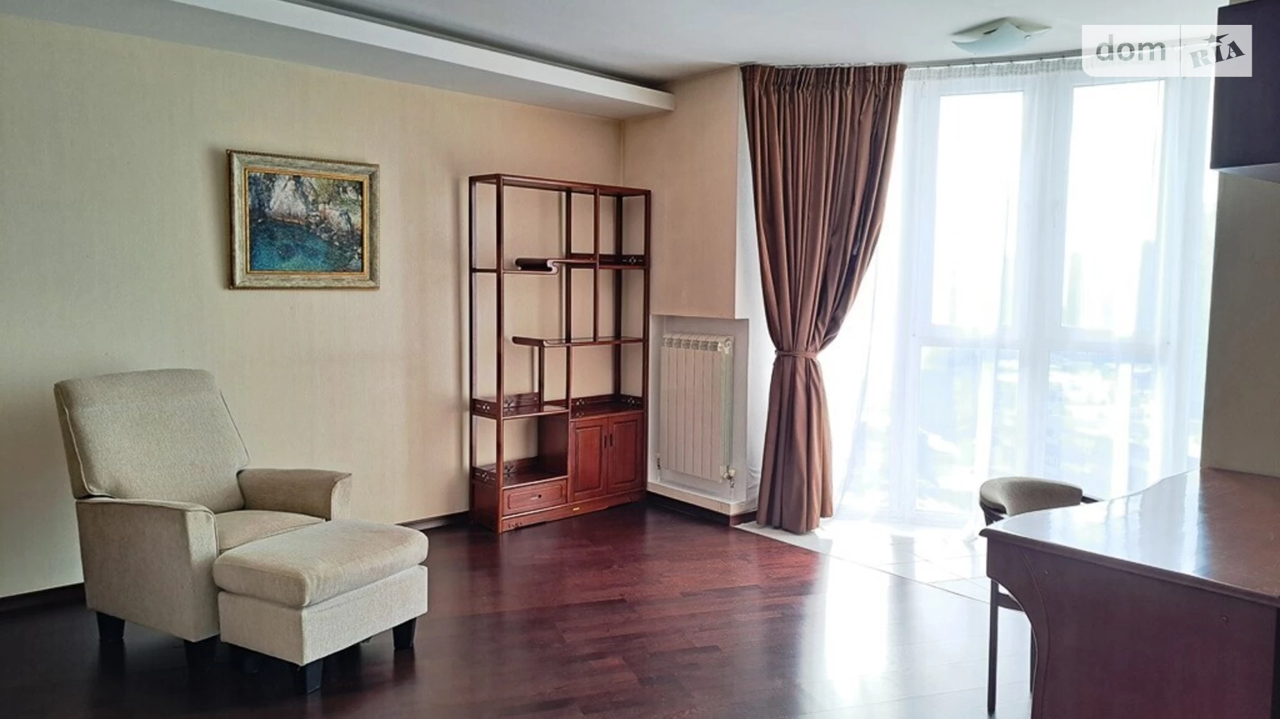 Продается 3-комнатная квартира 136 кв. м в Киеве, наб. Днепровская, 25