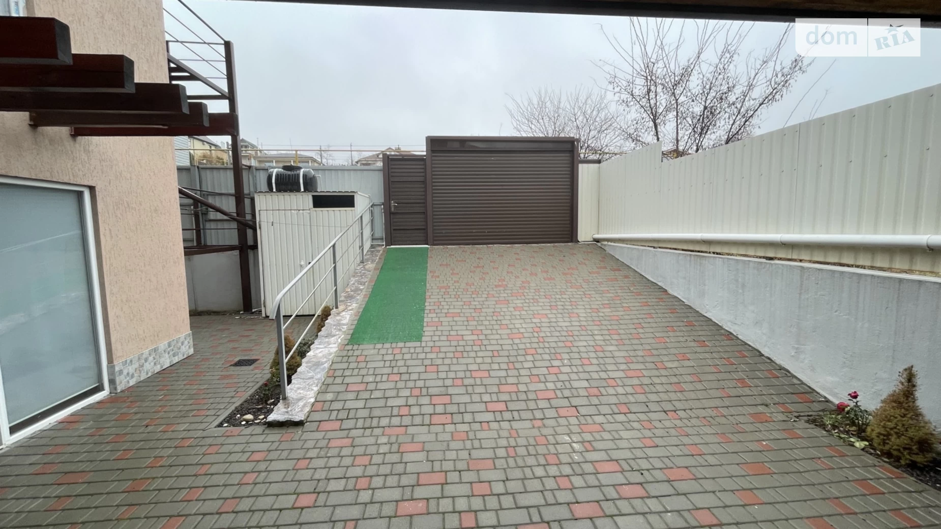 Продается дом на 3 этажа 210 кв. м с балконом, цена: 95000 $ - фото 3