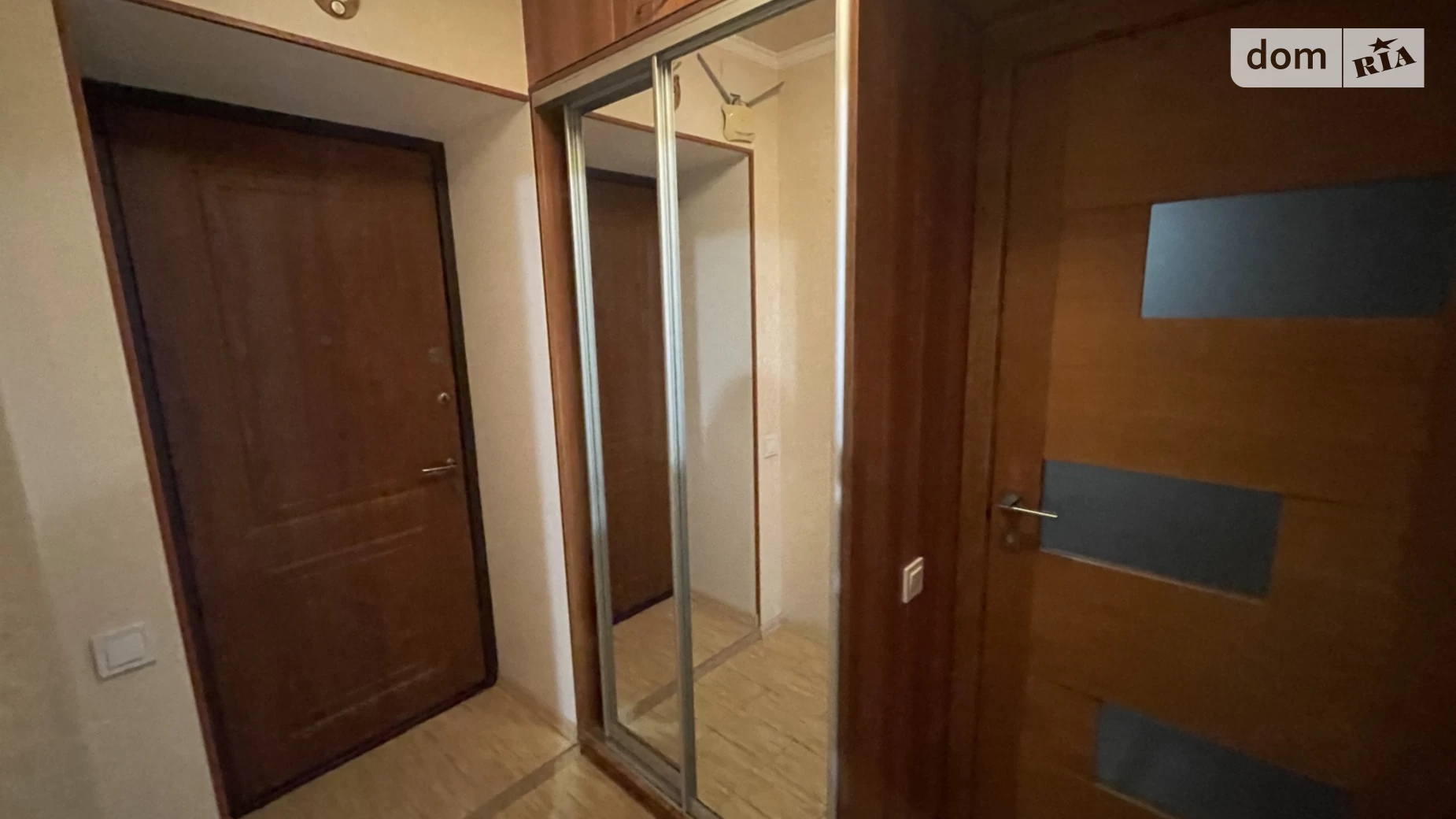 Продается 2-комнатная квартира 44 кв. м в Александровке,  - фото 2