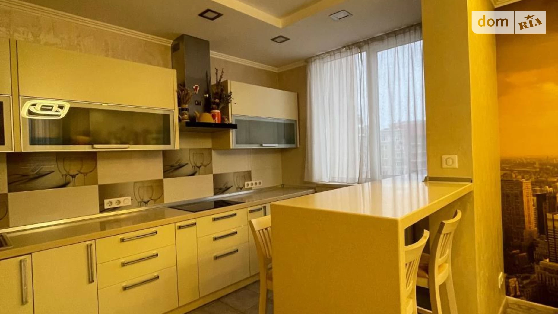 Продается 2-комнатная квартира 103 кв. м в Киеве, ул. Юлии Здановской(Михаила Ломоносова), 48А