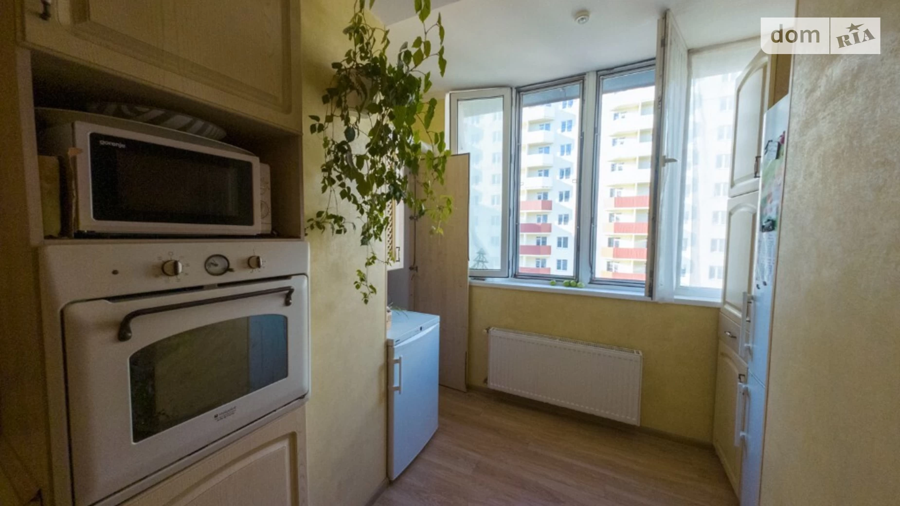 Продается 2-комнатная квартира 83 кв. м в Одессе, ул. Академика Сахарова