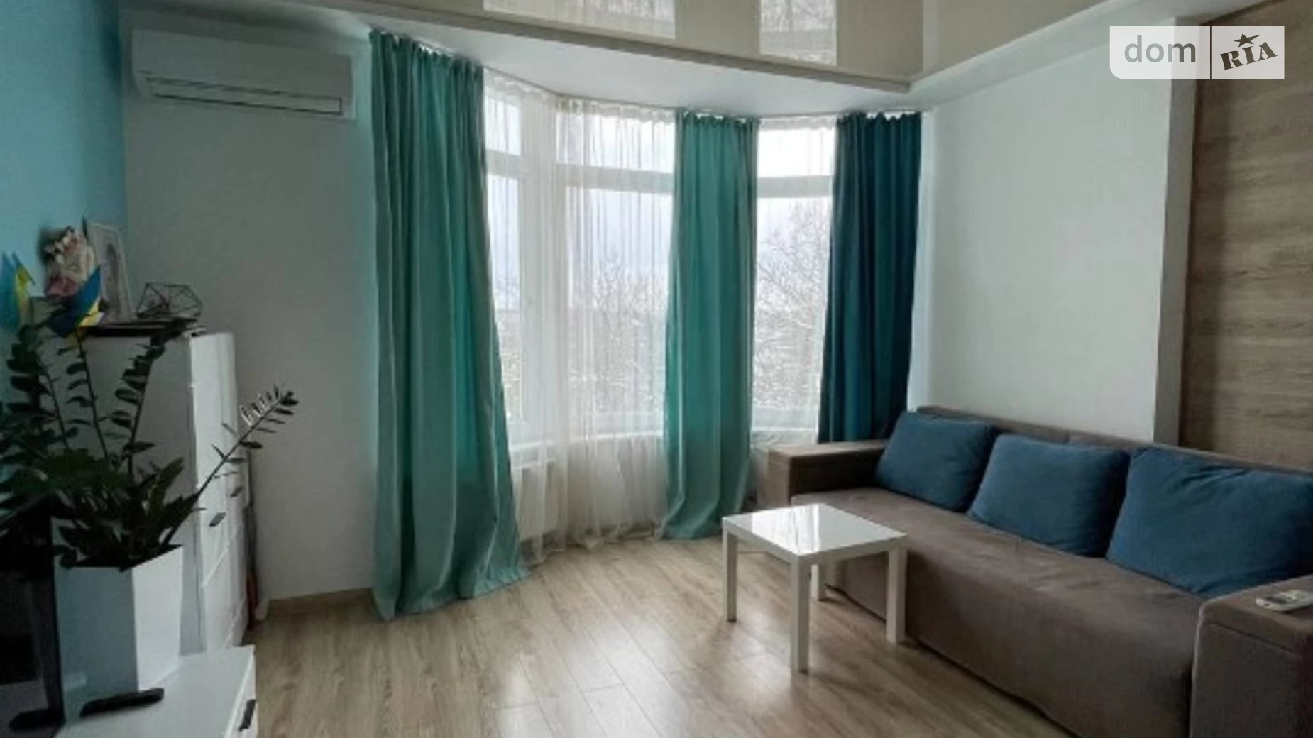 Продается 1-комнатная квартира 40 кв. м в Львове, ул. Величковского, 45