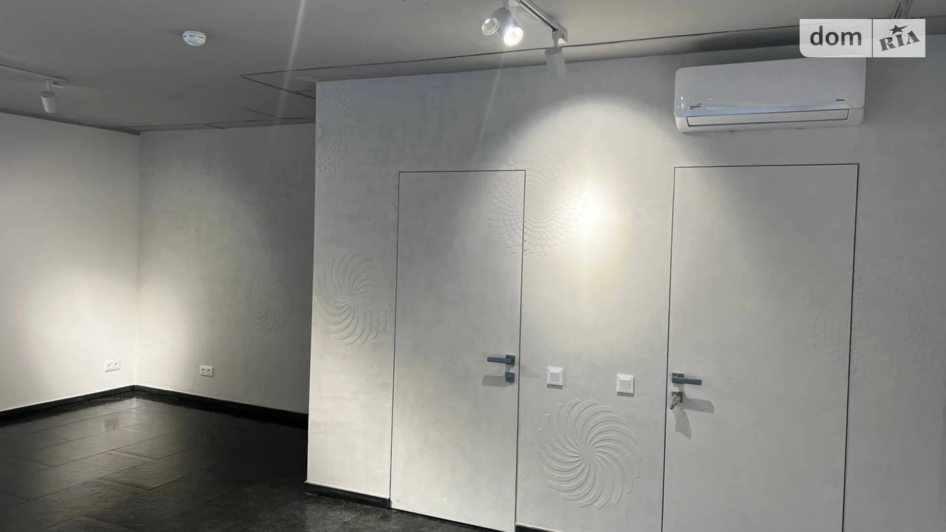 Сдается в аренду помещения свободного назначения 40 кв. м в 8-этажном здании, цена: 550 $ - фото 2