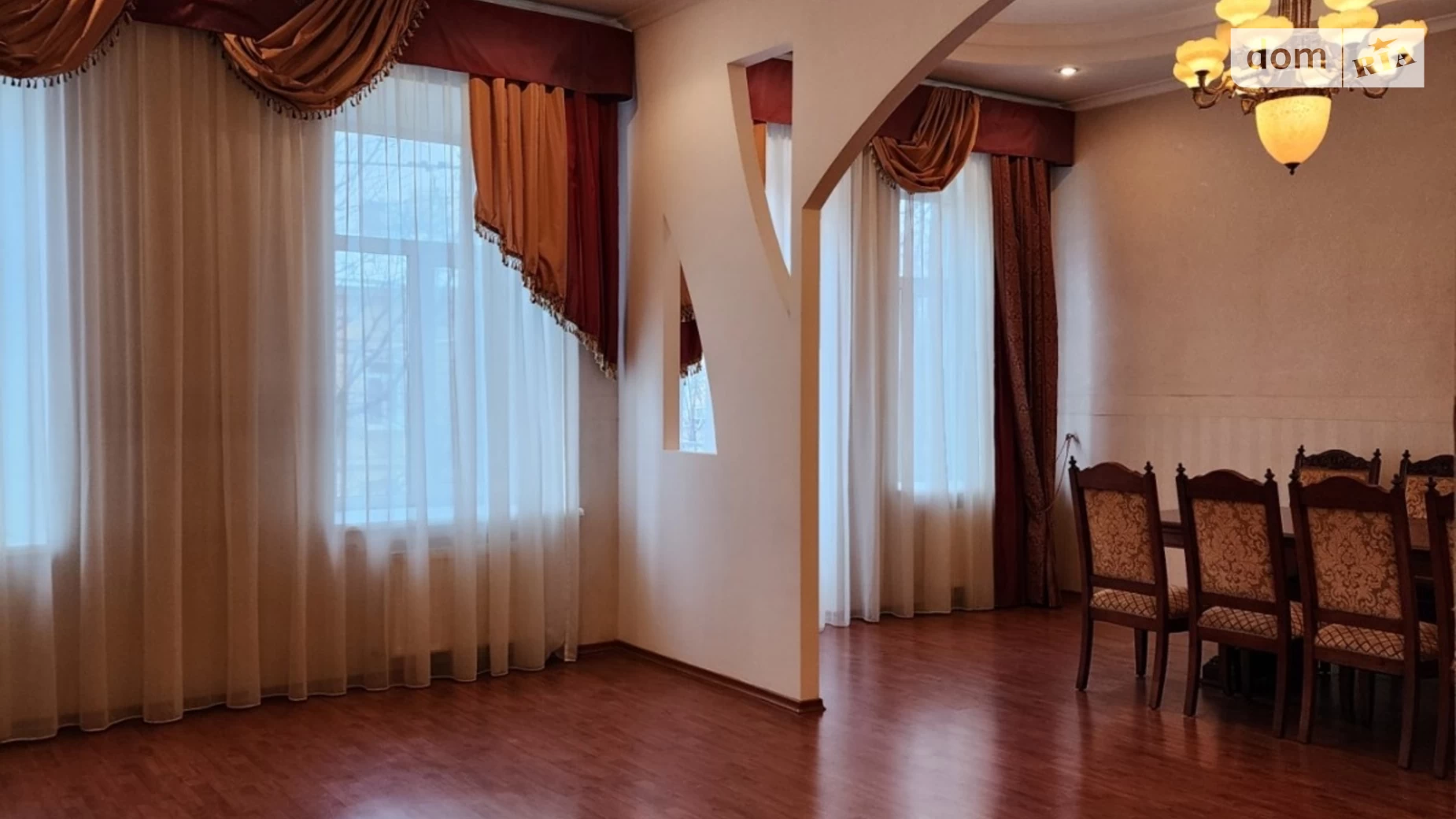 Продається 3-кімнатна квартира 131 кв. м у Одесі, вул. Велика Арнаутська