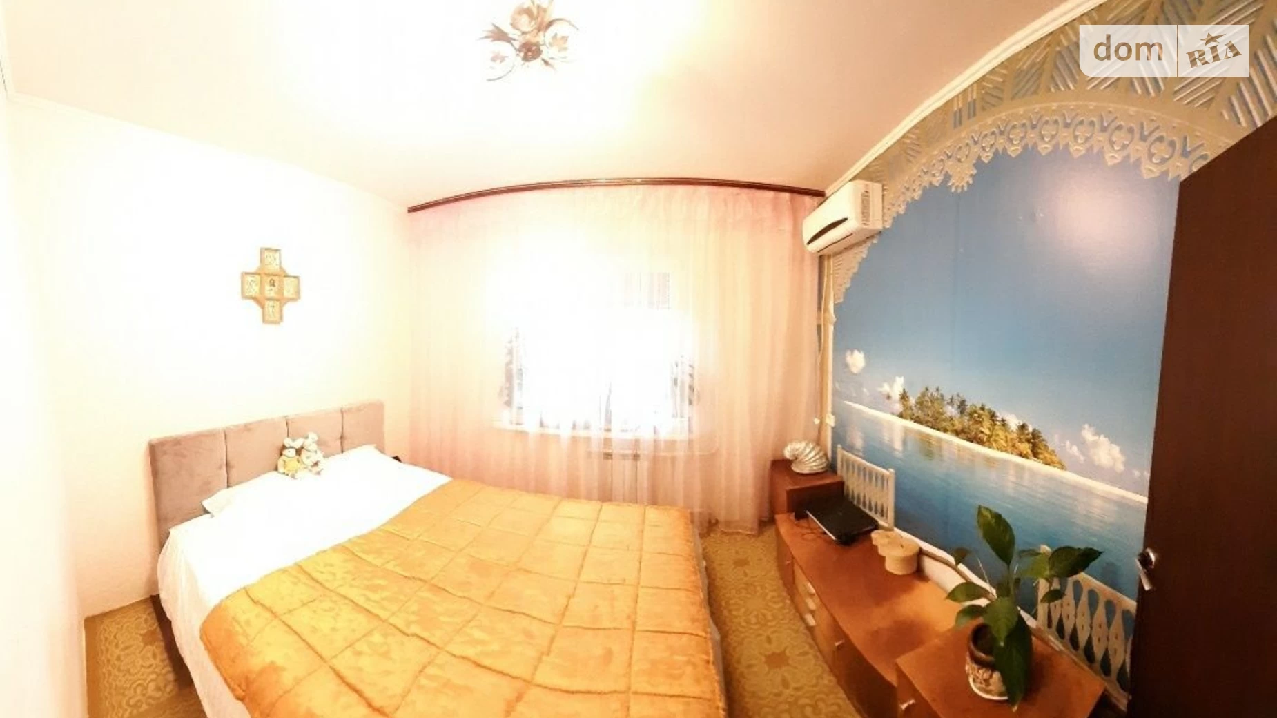 Продается 3-комнатная квартира 65 кв. м в Одессе, ул. Академика Королева