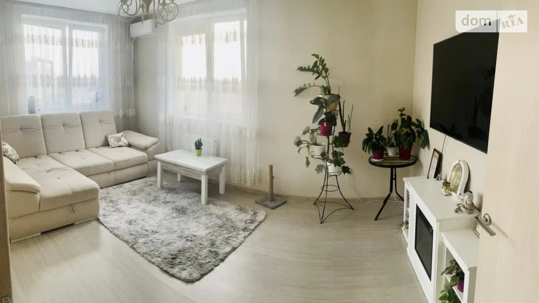 Продается 3-комнатная квартира 72 кв. м в Одессе, ул. Михаила Грушевского, 30Б