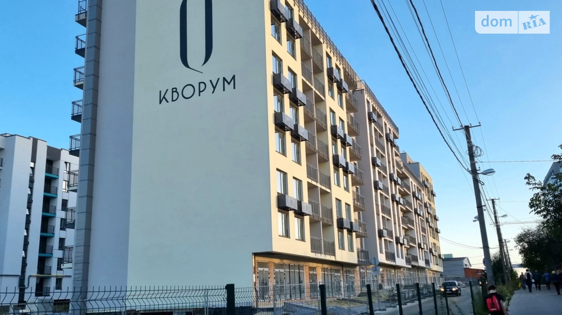 Продається 2-кімнатна квартира 75.6 кв. м у Львові, вул. Щирецька, 30