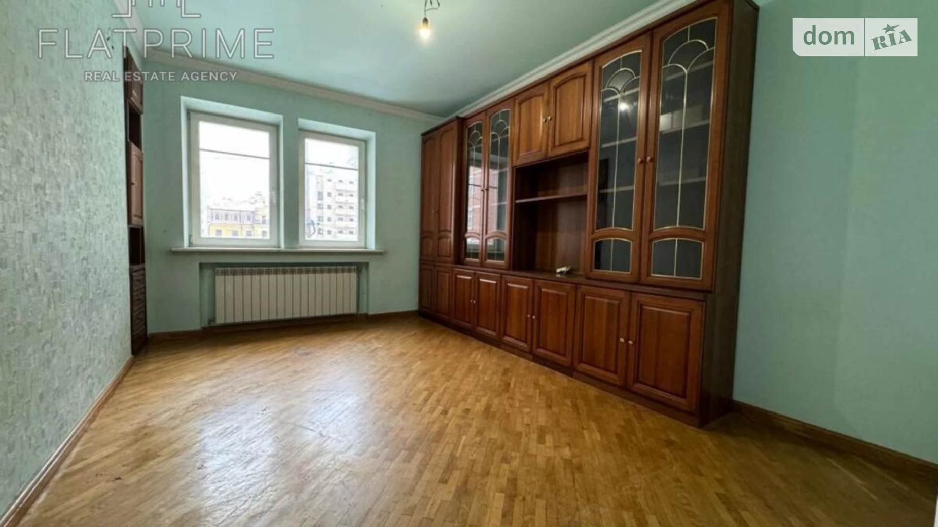 Продается 3-комнатная квартира 124 кв. м в Киеве, ул. Дмитриевская, 15-17
