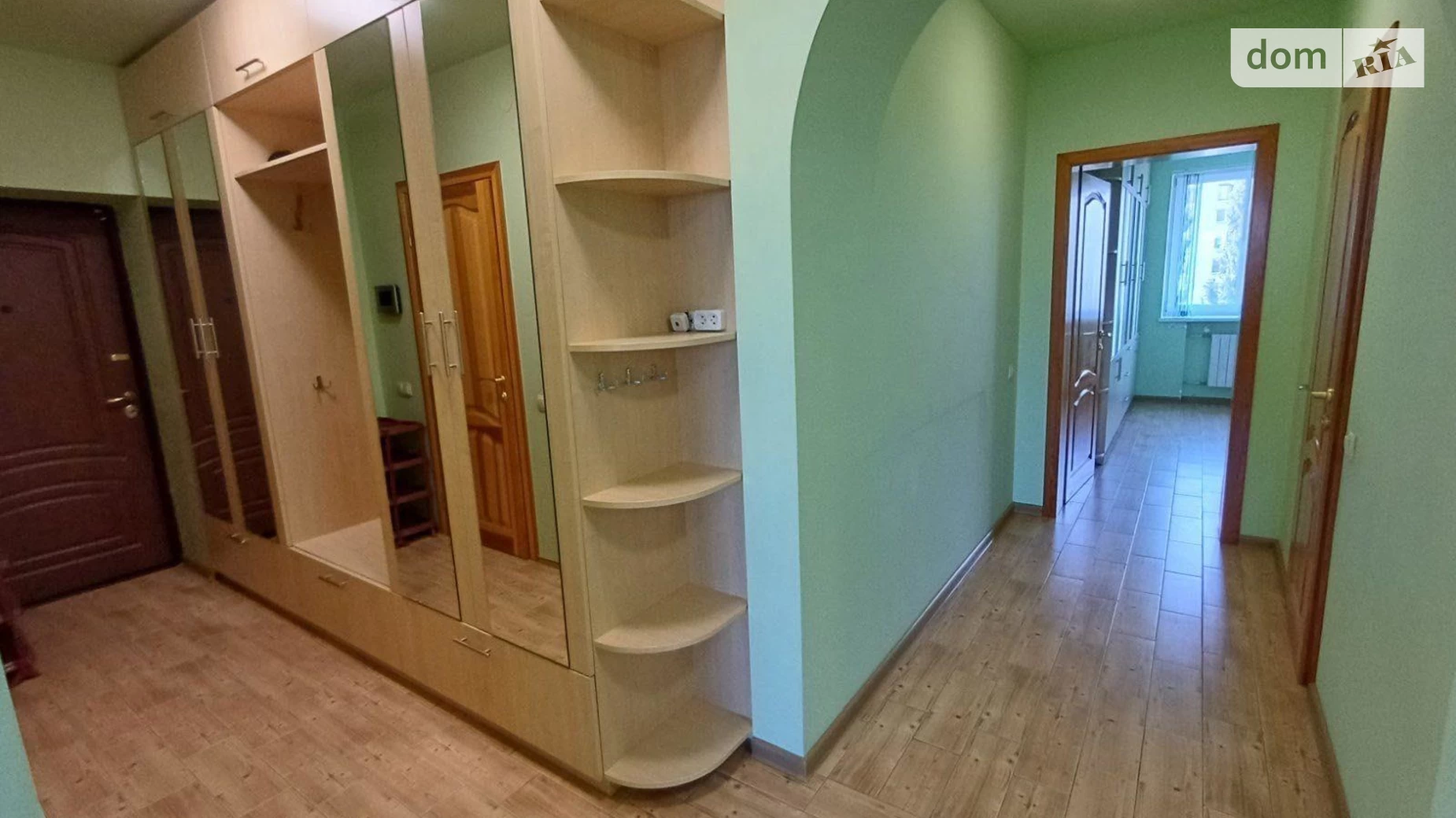 Продается 3-комнатная квартира 105 кв. м в Киеве, ул. Просвещения, 3А
