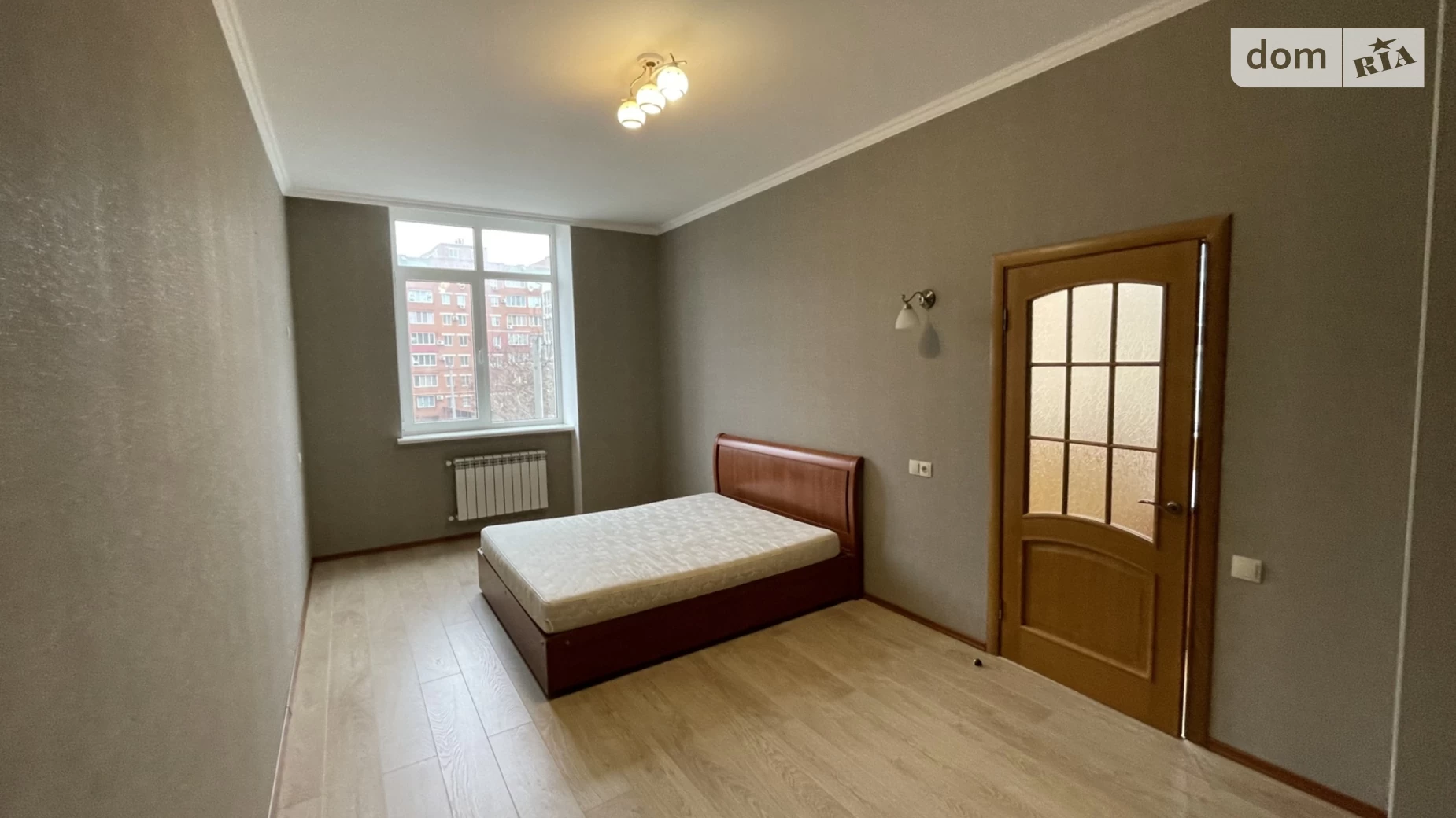 Продается 3-комнатная квартира 128 кв. м в Черноморске, ул. Радостная - фото 2