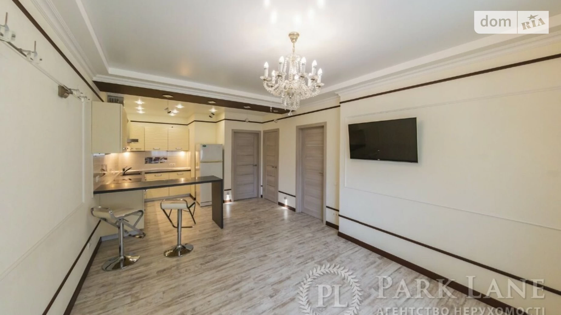 Продается 1-комнатная квартира 54 кв. м в Киеве, ул. Анны Ахматовой, 34