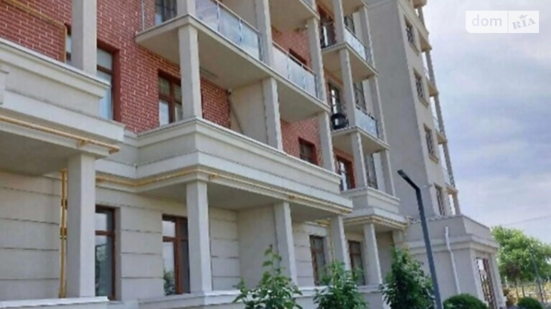 Продается 2-комнатная квартира 55 кв. м в Одессе, ул. Трамвайная, 31