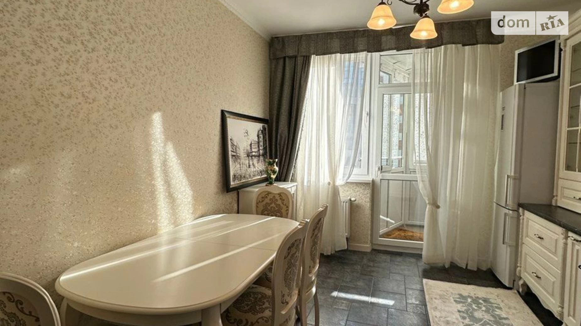 Продается 2-комнатная квартира 80 кв. м в Киеве, ул. Ломоносова, 73Г