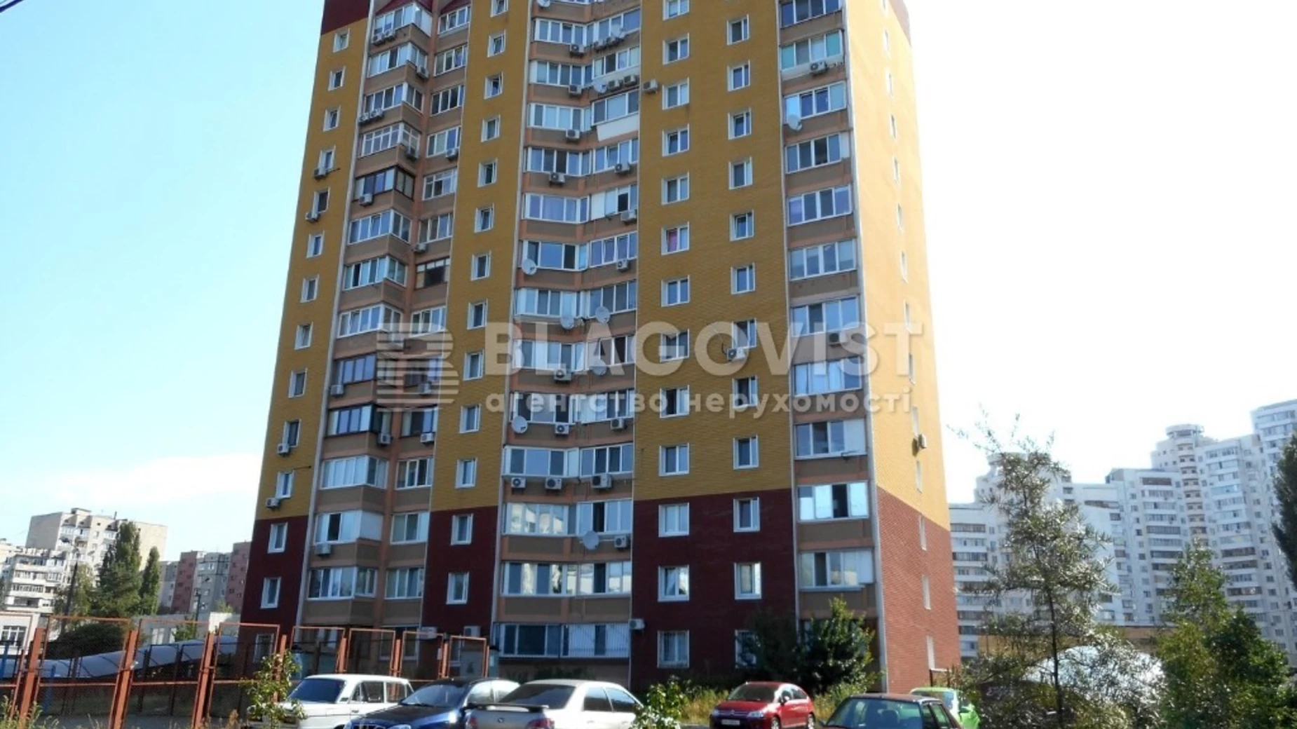 Продается 3-комнатная квартира 93 кв. м в Киеве, ул. Левка Лукьяненко, 15Г