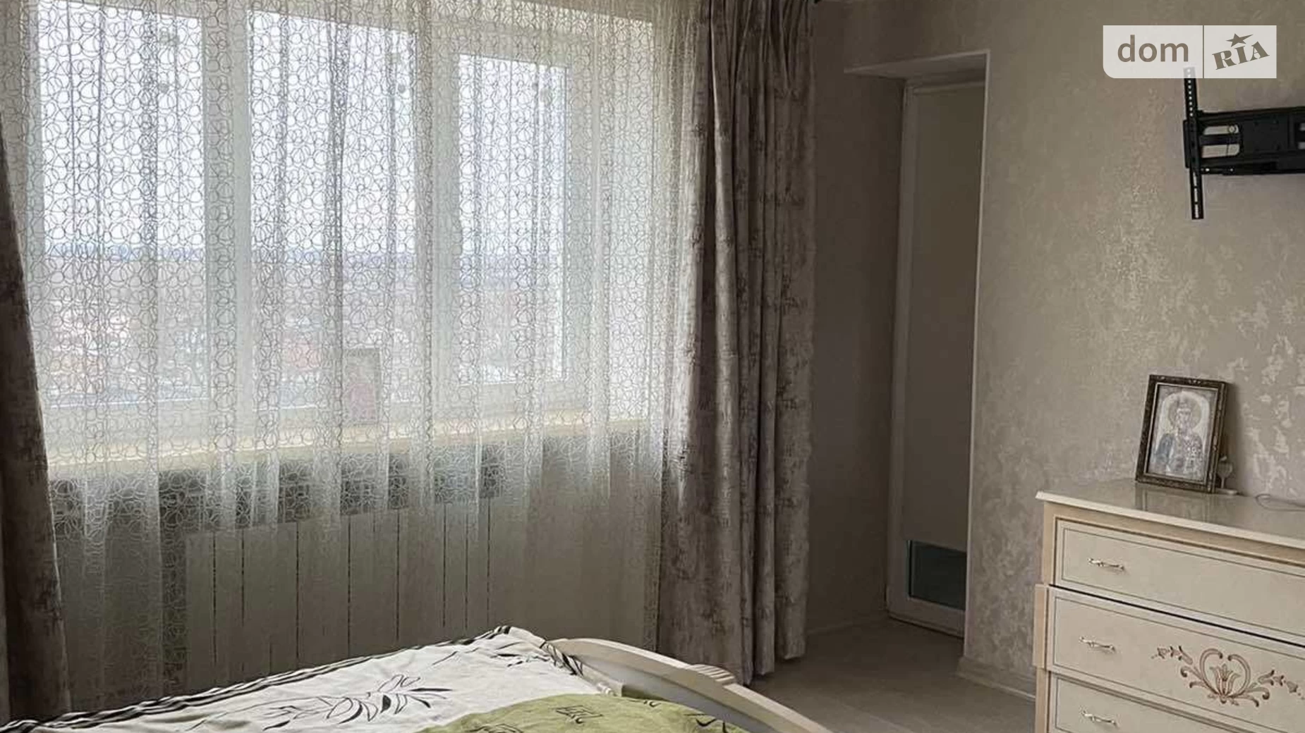 Продается 2-комнатная квартира 53 кв. м в Одессе, ул. Магистральная
