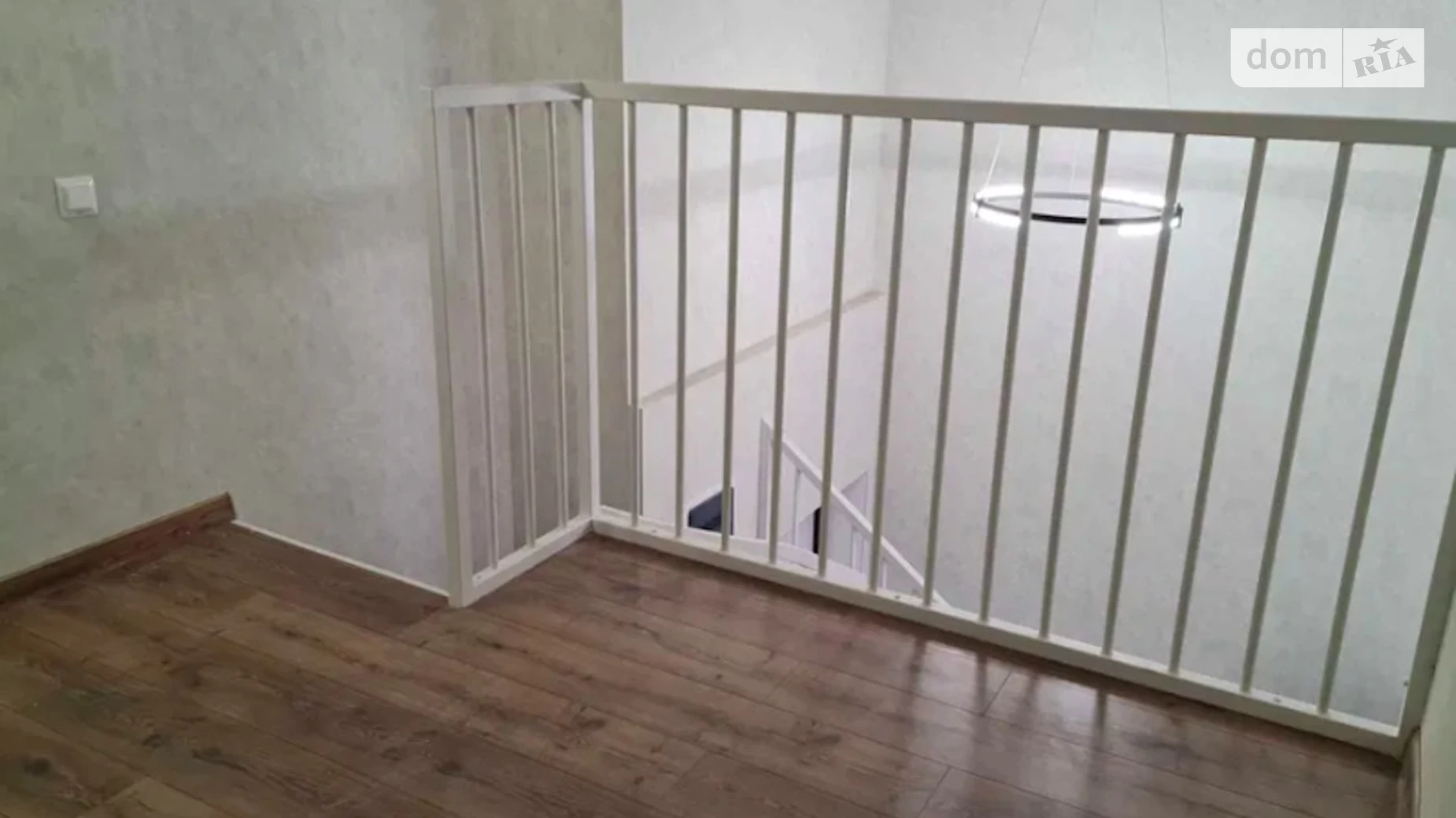 Продается 2-комнатная квартира 63 кв. м в Одессе, ул. Солнечная, 4