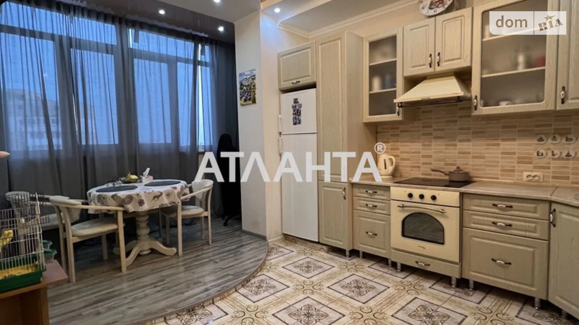 Продается 1-комнатная квартира 51 кв. м в Одессе, просп. Небесной Сотни - фото 2