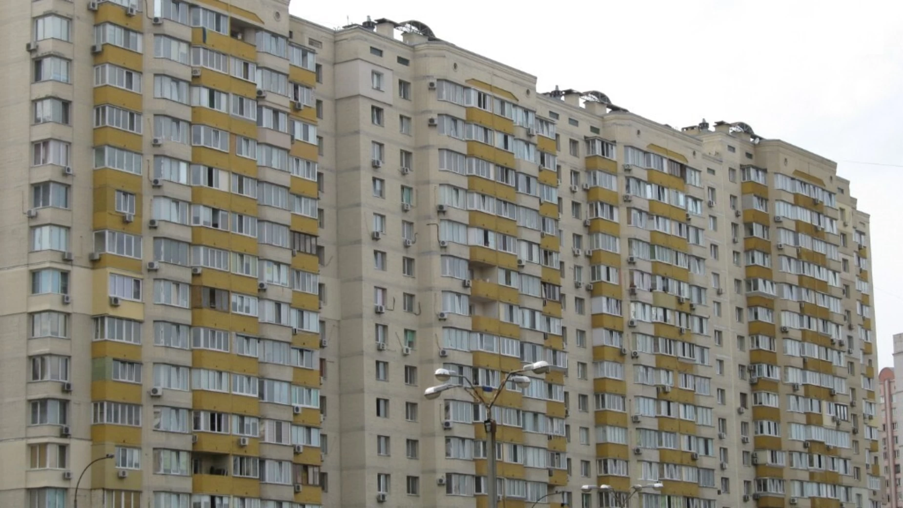 Продается 1-комнатная квартира 44 кв. м в Киеве, просп. Петра Григоренко, 28