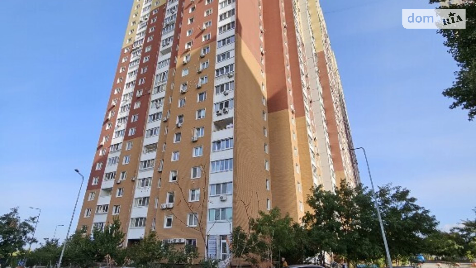 Продается 1-комнатная квартира 49 кв. м в Киеве, ул. Милославская, 16