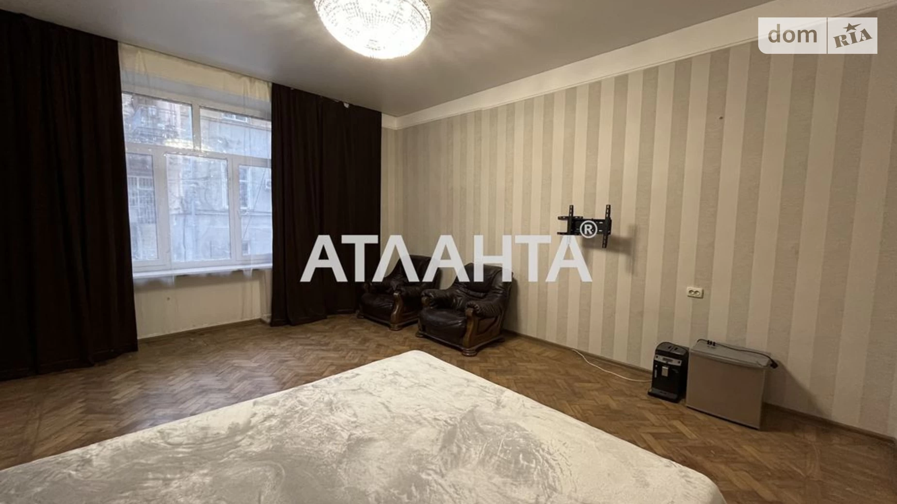 Продается 3-комнатная квартира 80 кв. м в Одессе, ул. Екатерининская