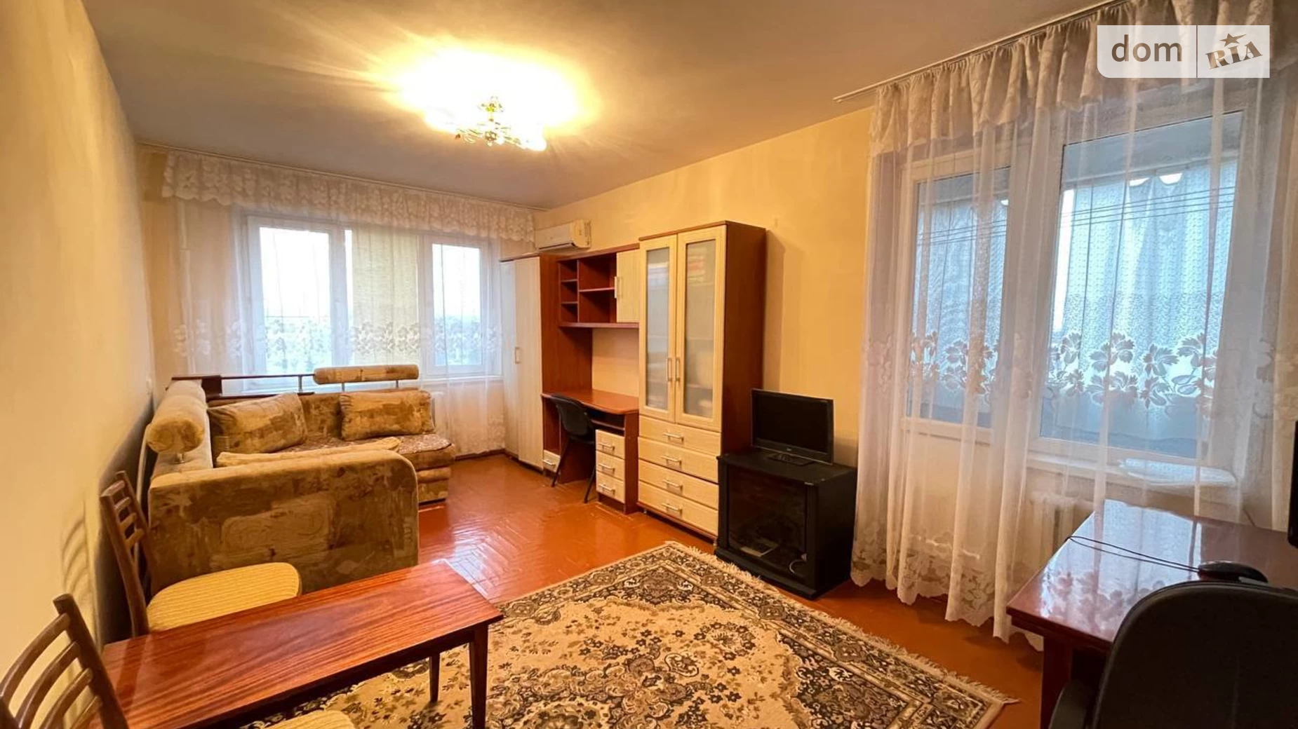 Продається 2-кімнатна квартира 48 кв. м у Кривому Розі, вул. Кобилянського, 201