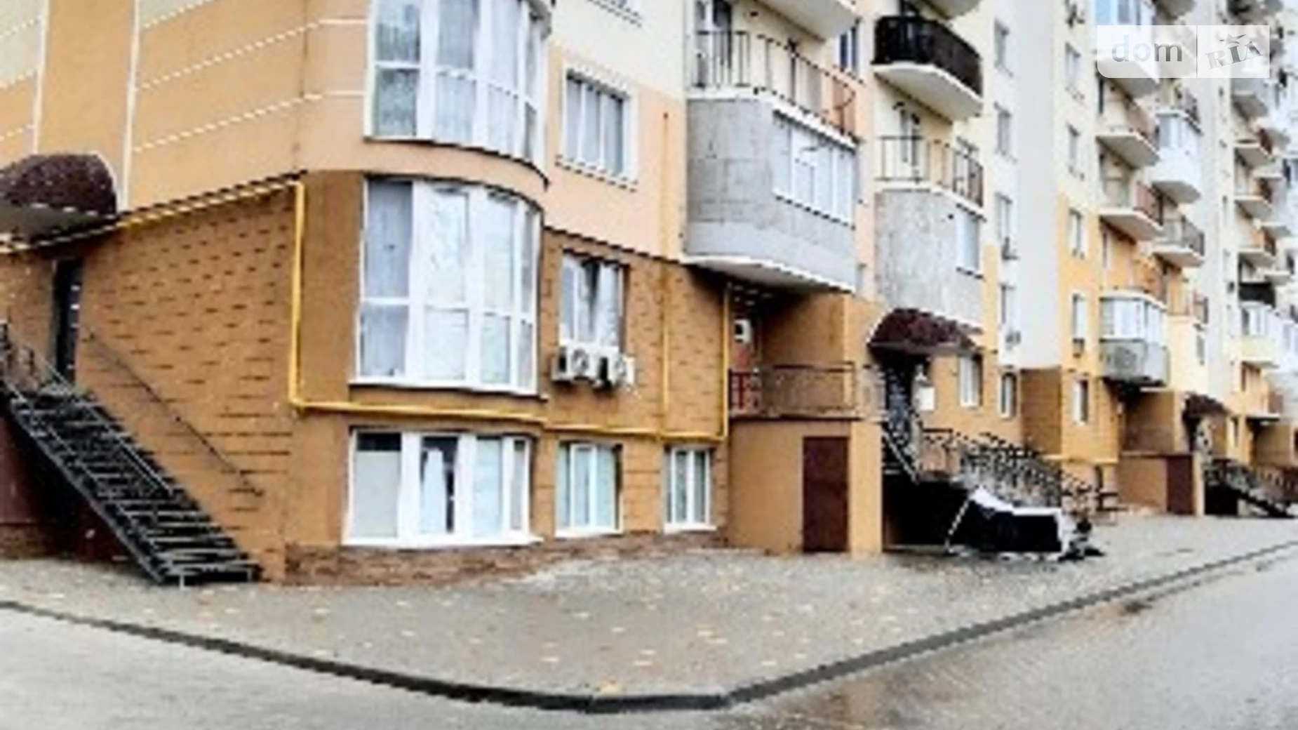 Продається 1-кімнатна квартира 42.2 кв. м у Одесі, вул. Палія Семена, 135