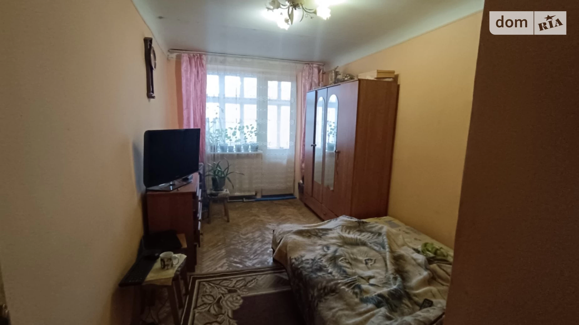 Продается 4-комнатная квартира 80 кв. м в Черновцах, ул. Заводская