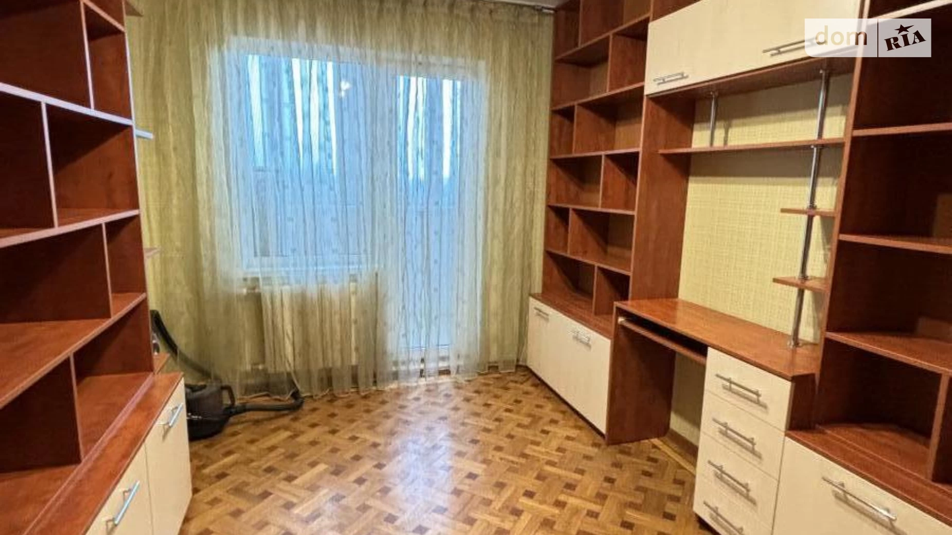 Продається 4-кімнатна квартира 88 кв. м у Одесі, вул. Балківська