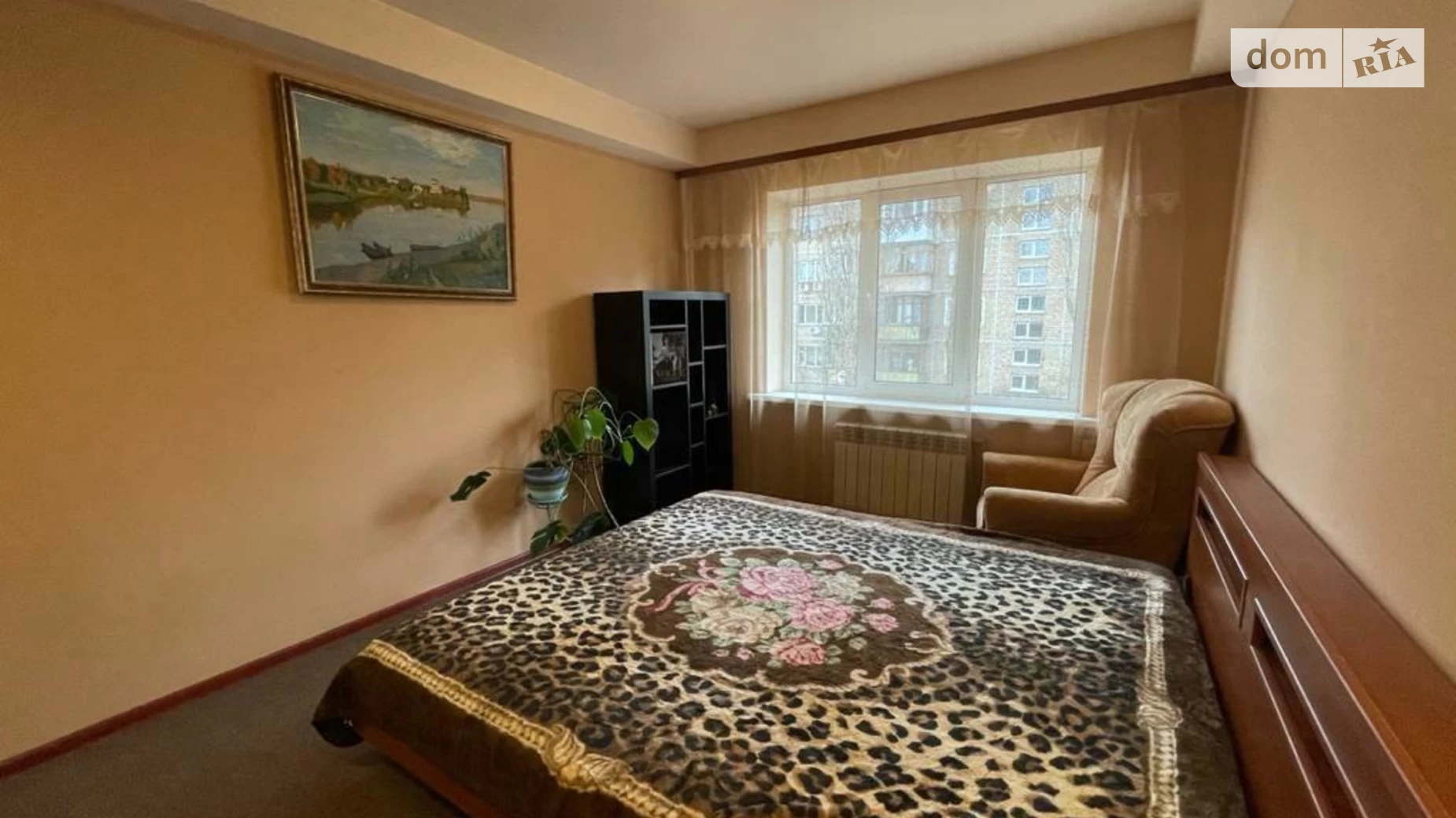 Продается 3-комнатная квартира 62 кв. м в Киеве, ул. Владимира Сальского, 25