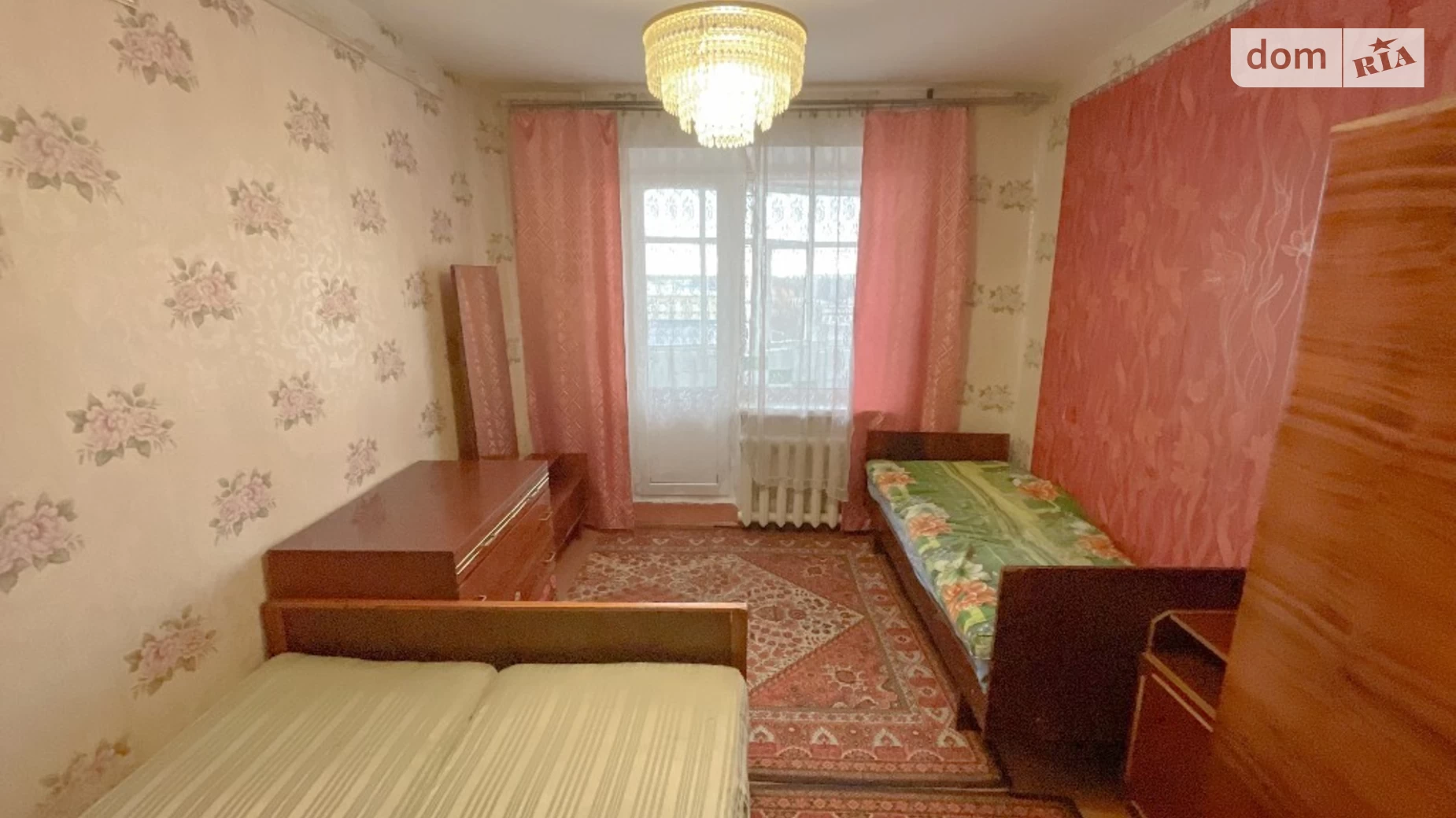 Продается 3-комнатная квартира 63 кв. м в Ровно, ул. Шухевича Романа, 18