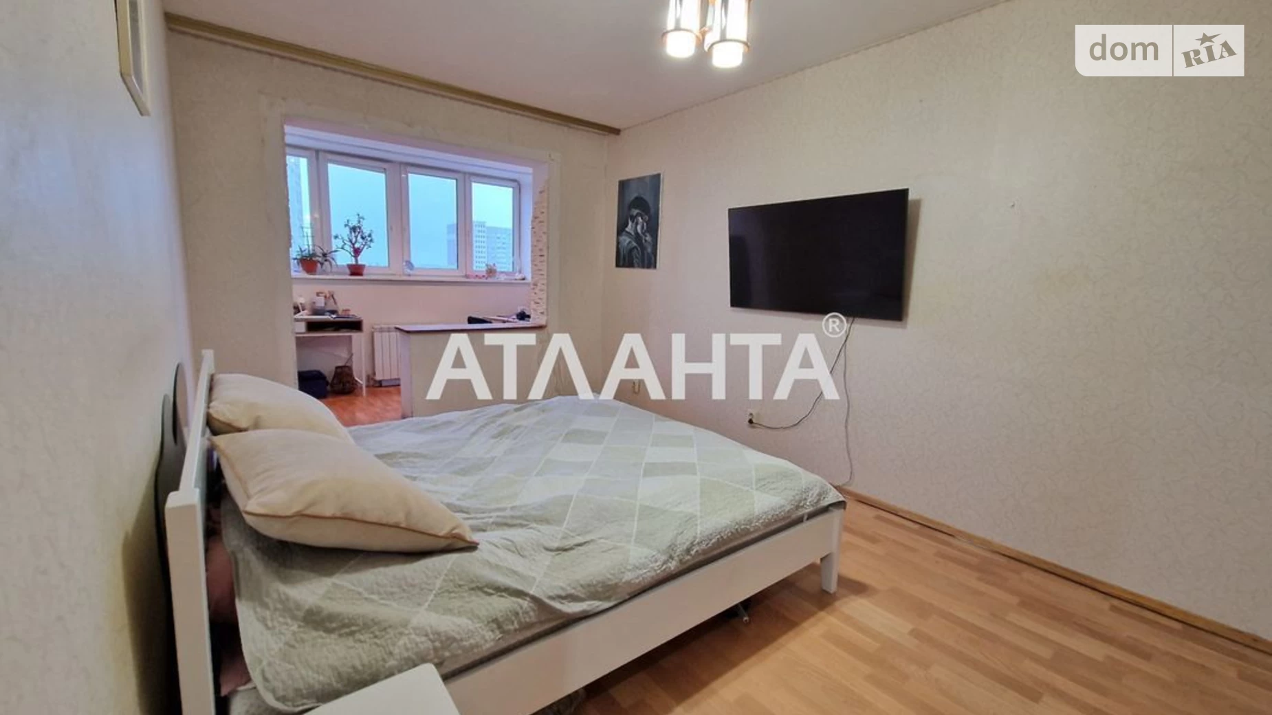 Продается 2-комнатная квартира 74 кв. м в Киеве, просп. Европейского Союза(Правды)
