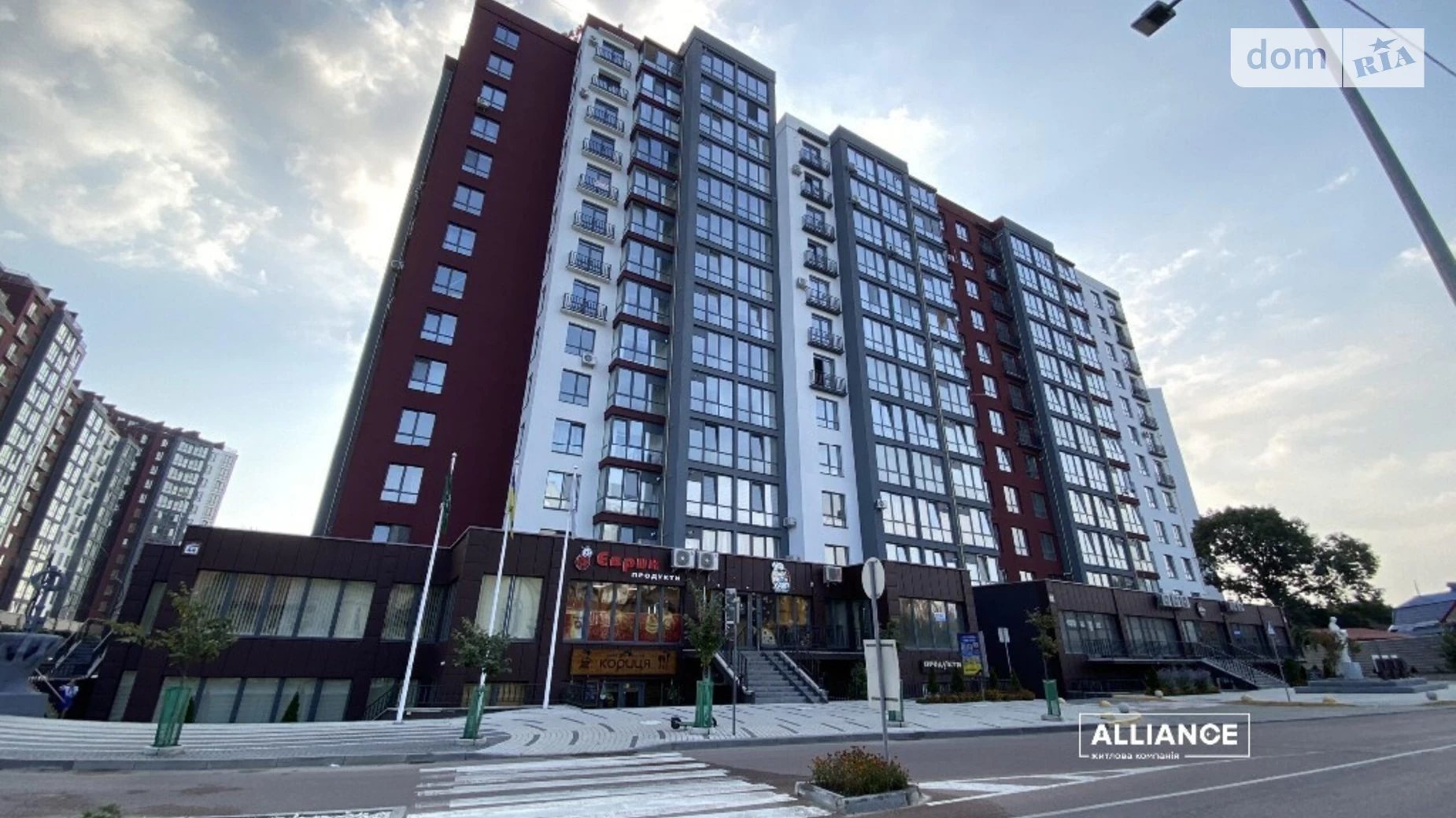 Продается 1-комнатная квартира 36 кв. м в Ивано-Франковске, ул. Княгинин, 44
