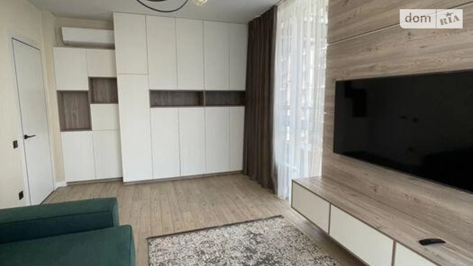 Продается 2-комнатная квартира 63 кв. м в Киеве, ул. Предславинская, 42А