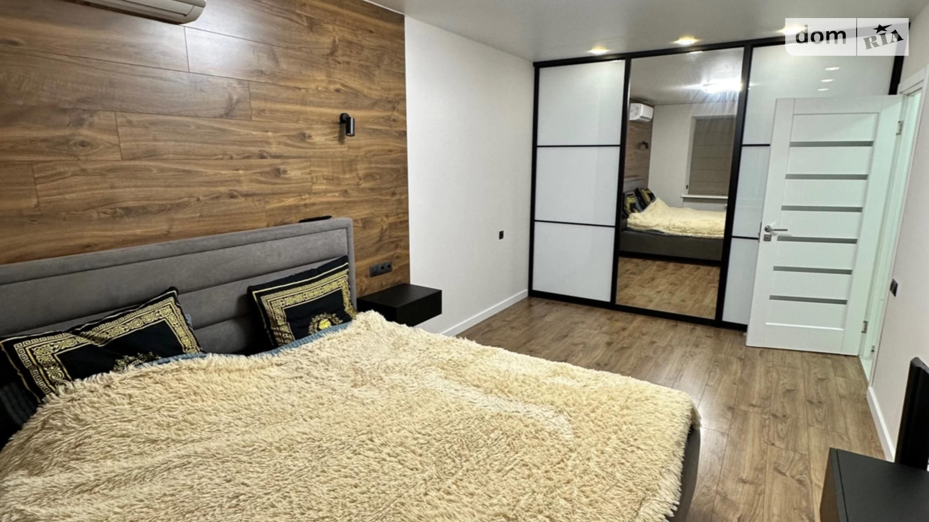 Продается 2-комнатная квартира 67.9 кв. м в Слобожанском, цена: 92000 $ - фото 2