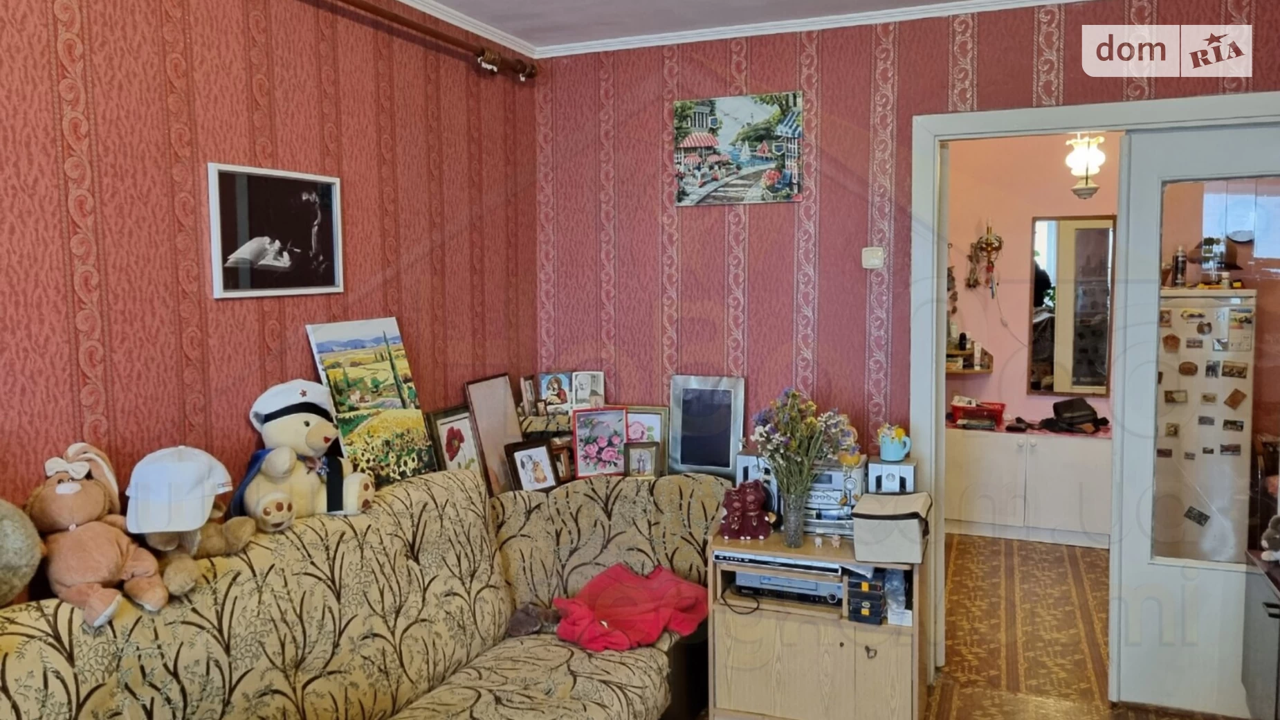 Продается 4-комнатная квартира 90 кв. м в Чернигове